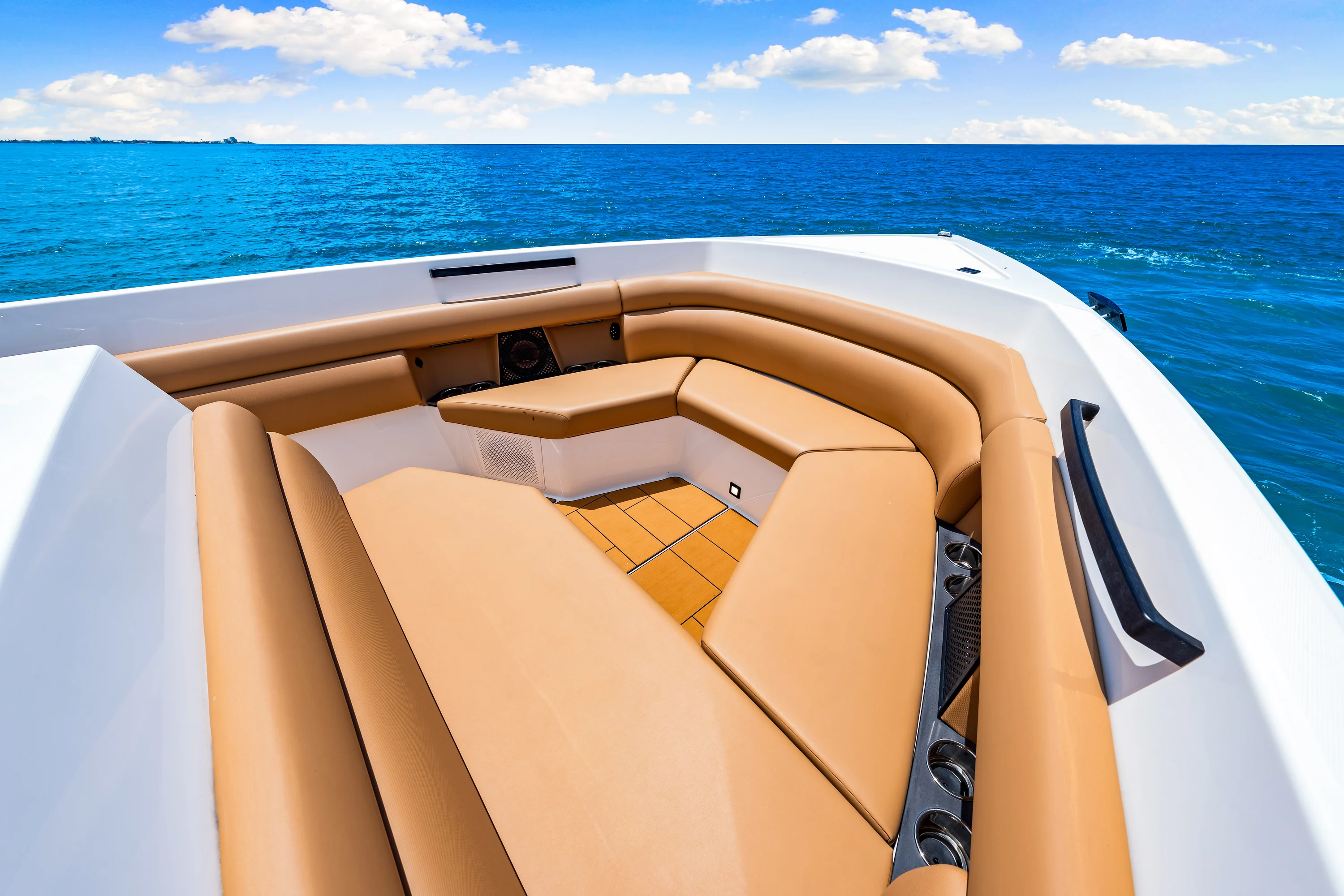 2024 Aviara AV40 Outboard Image Thumbnail #33