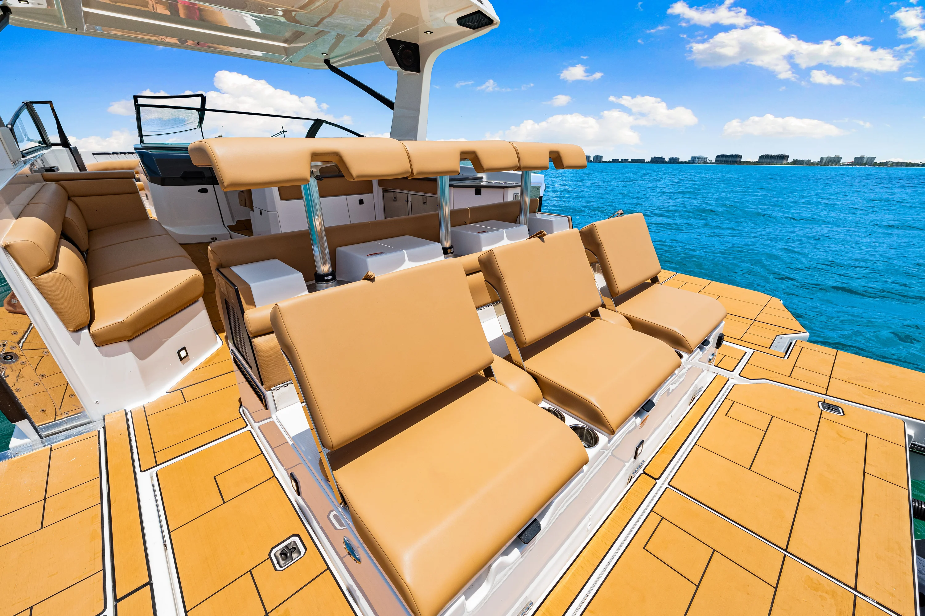 2024 Aviara AV40 Outboard Image Thumbnail #16
