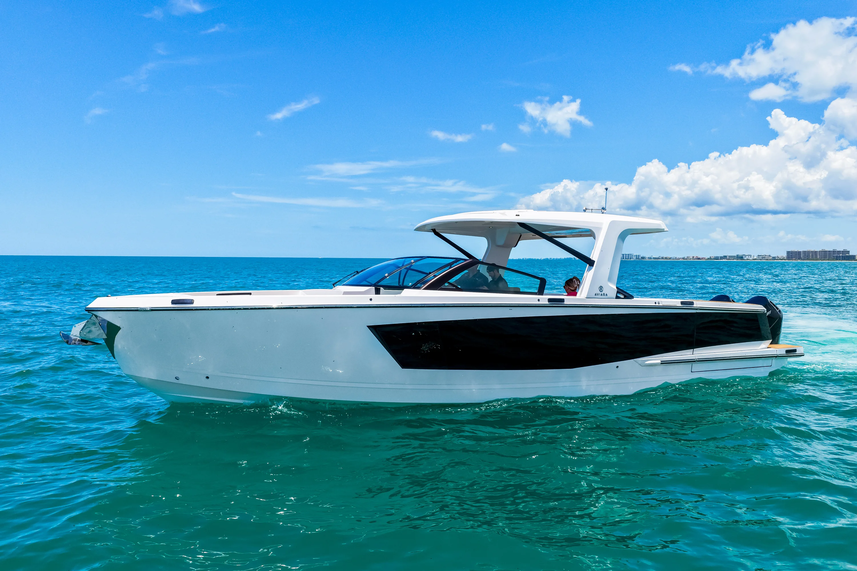 2024 Aviara AV40 Outboard Image Thumbnail #1