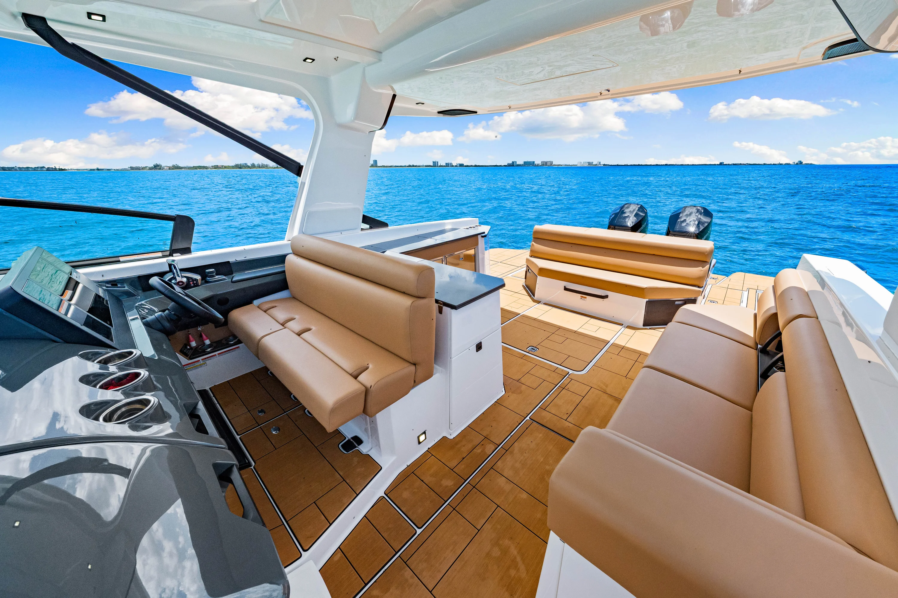 2024 Aviara AV40 Outboard Image Thumbnail #27