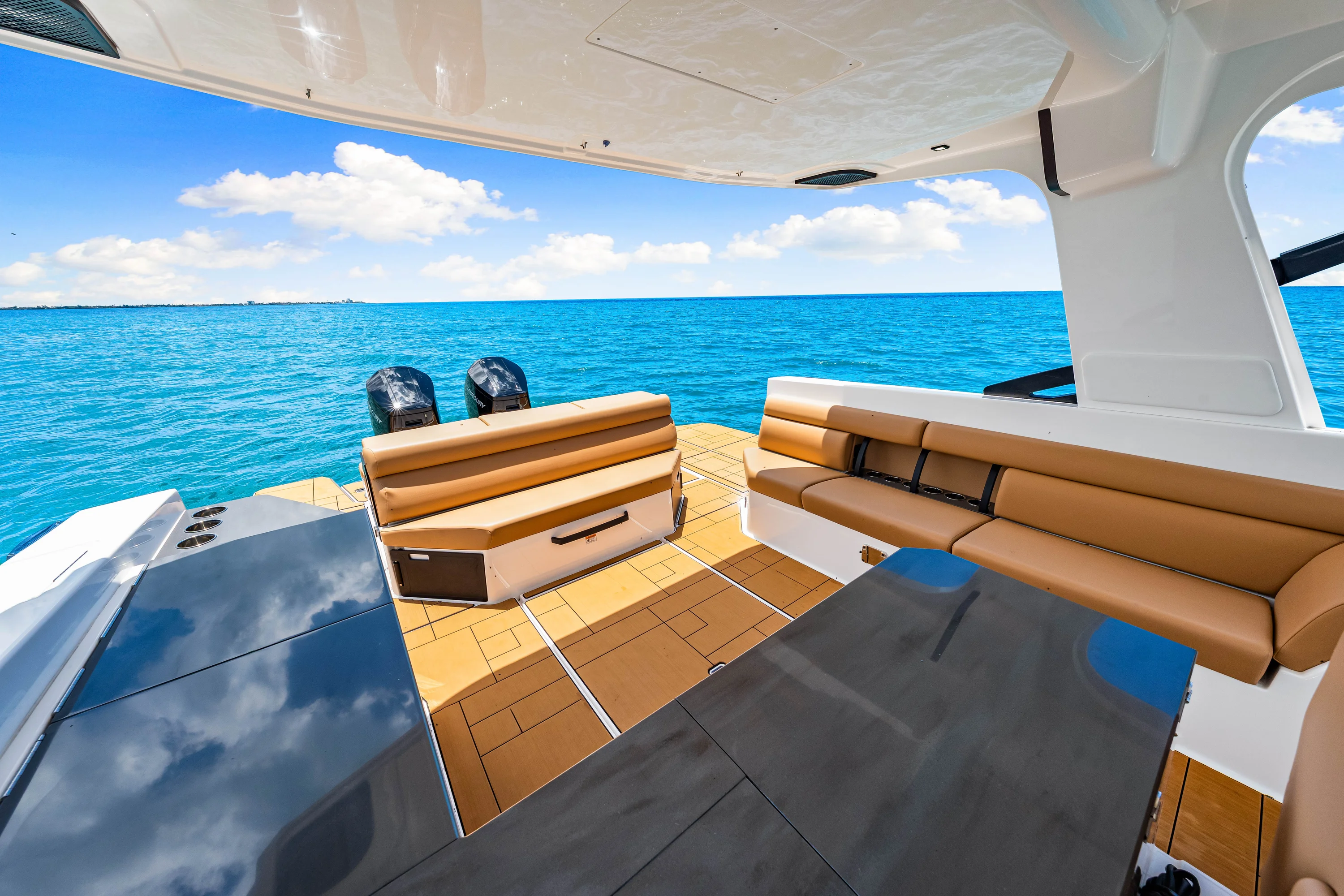 2024 Aviara AV40 Outboard Image Thumbnail #24