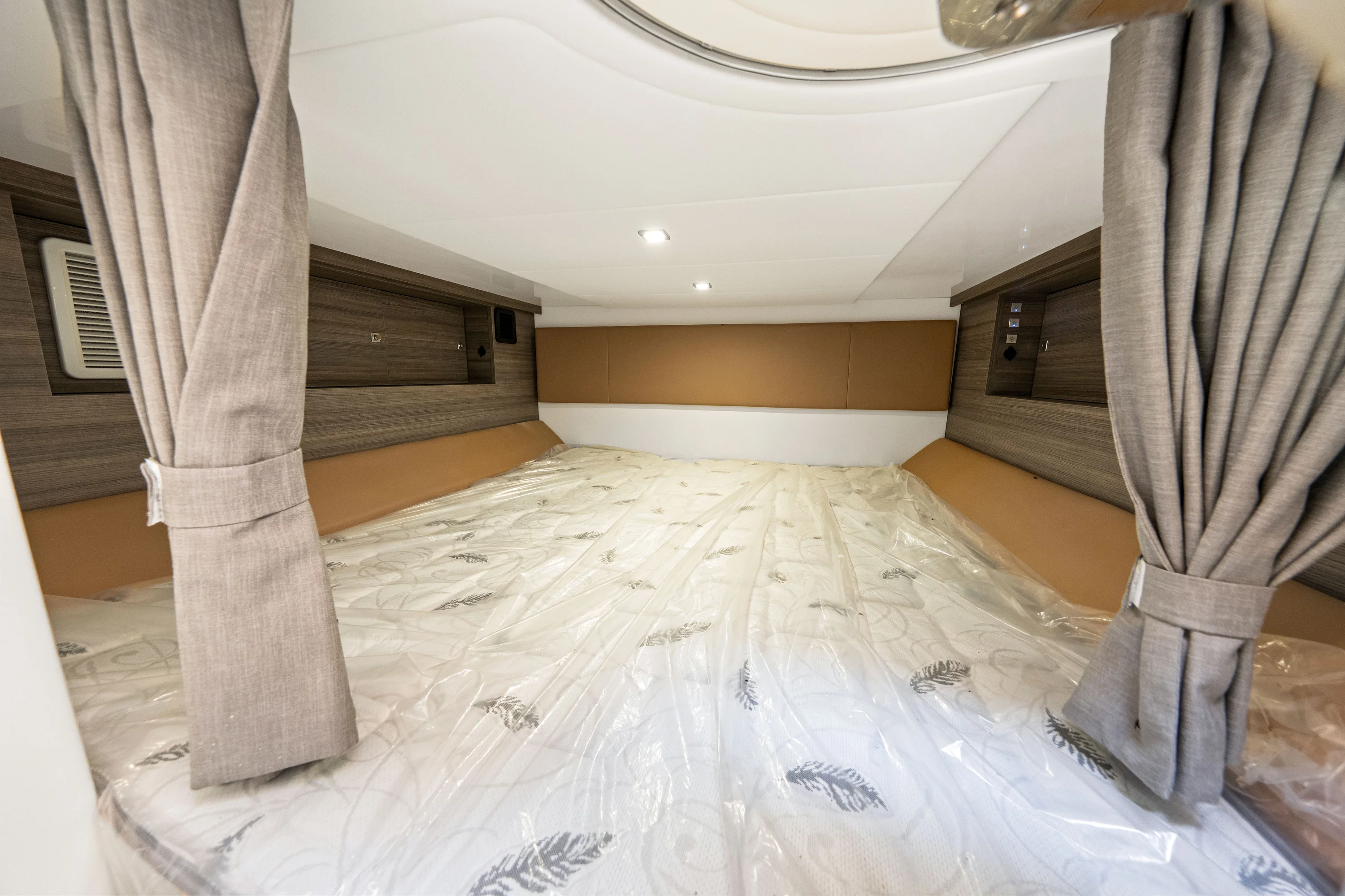 2024 Aviara AV40 Outboard Image Thumbnail #85