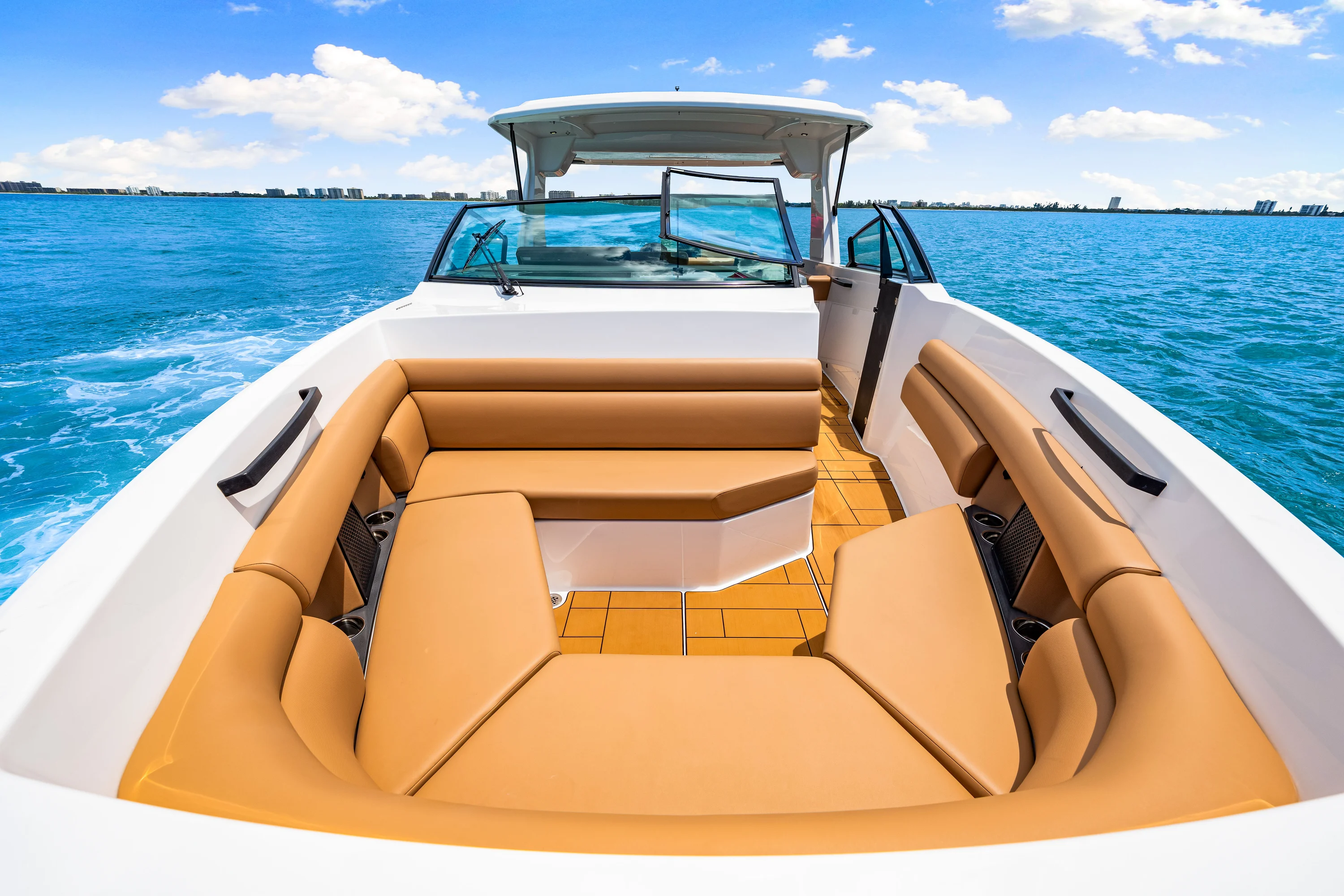 2024 Aviara AV40 Outboard Image Thumbnail #34