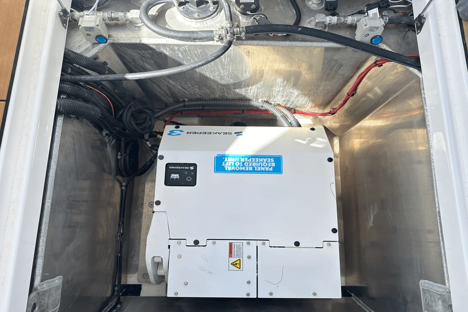 2024 Aviara AV40 Outboard Image Thumbnail #7