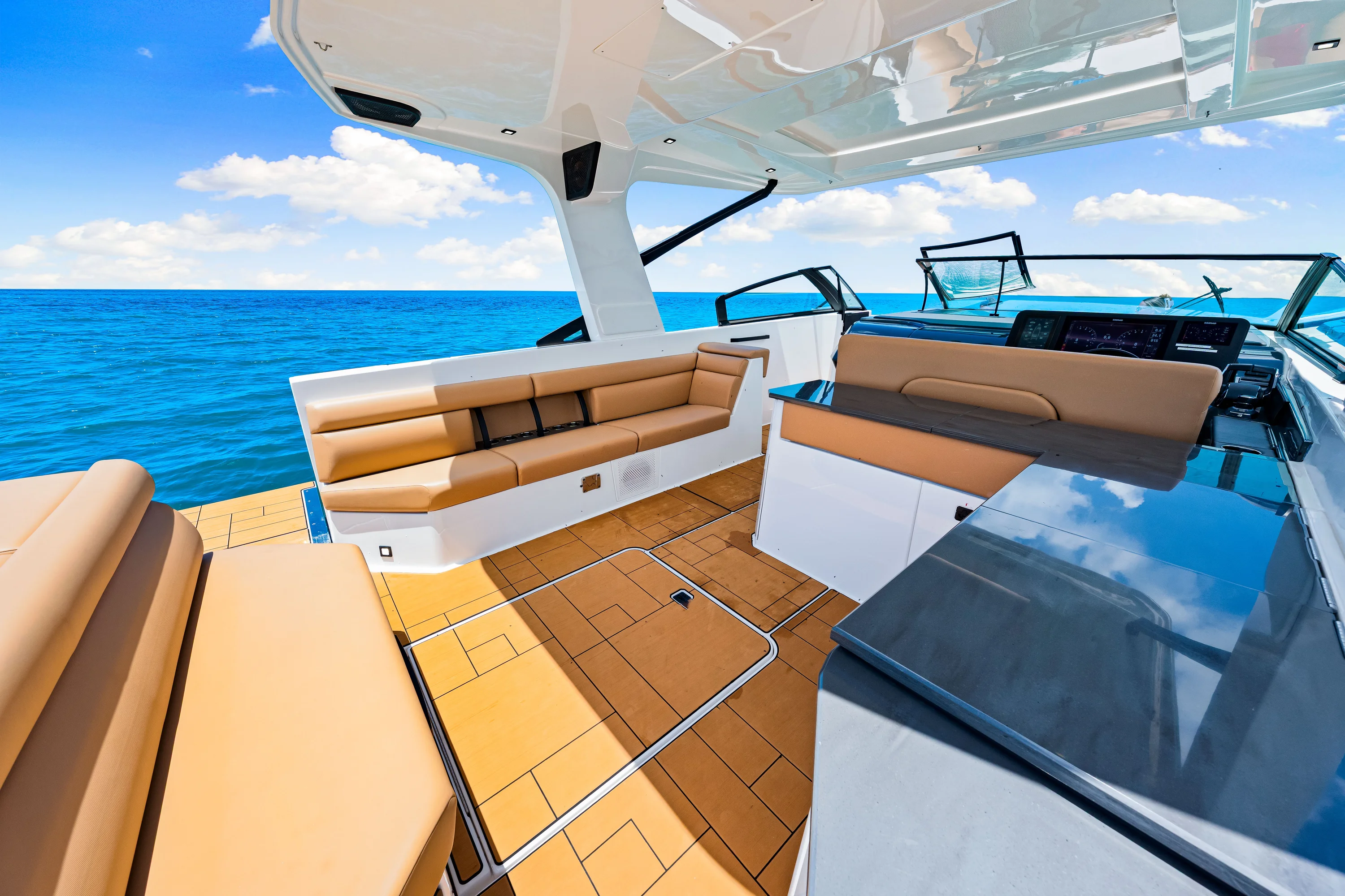 2024 Aviara AV40 Outboard Image Thumbnail #21