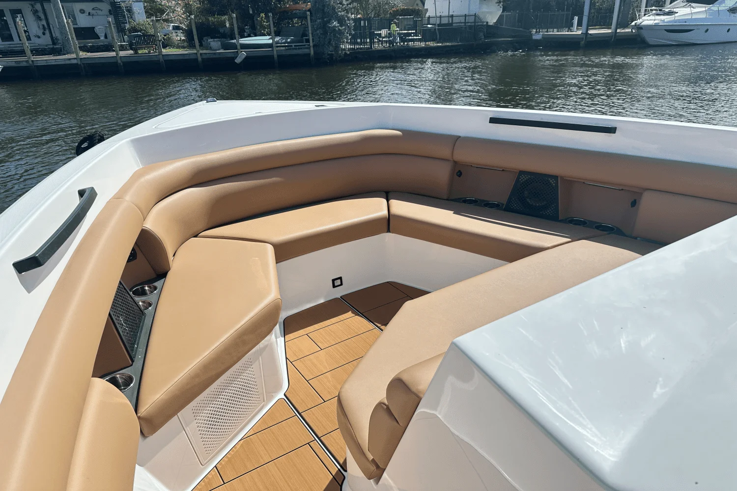 2024 Aviara AV40 Outboard Image Thumbnail #21