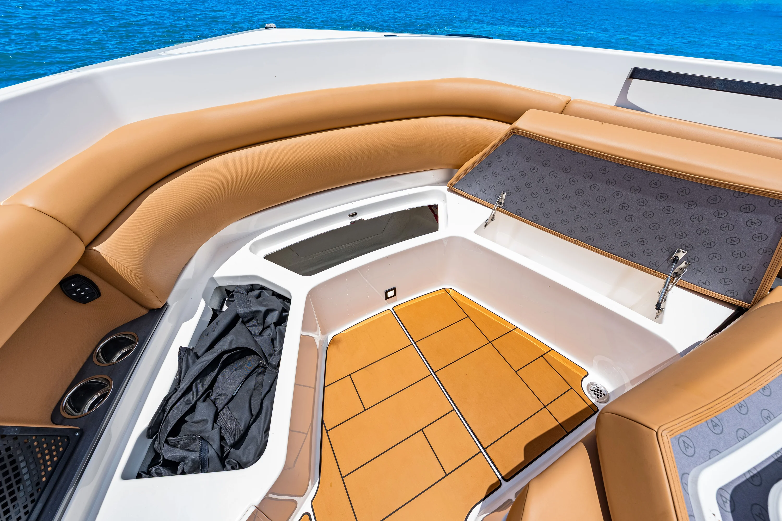 2024 Aviara AV40 Outboard Image Thumbnail #36