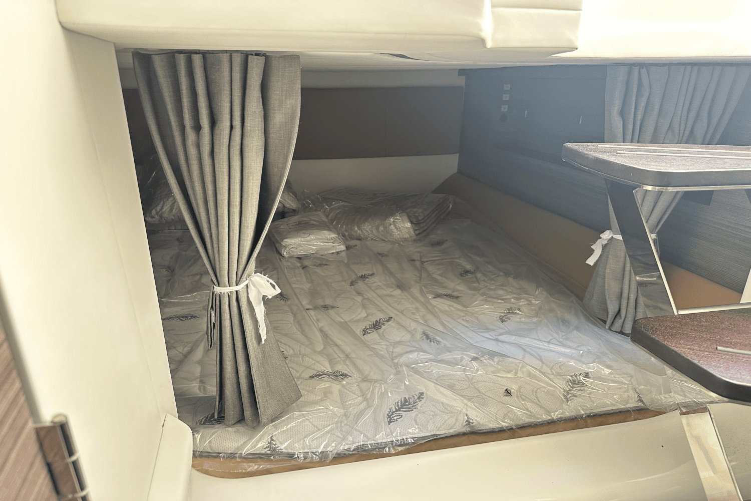 2024 Aviara AV40 Outboard Image Thumbnail #18