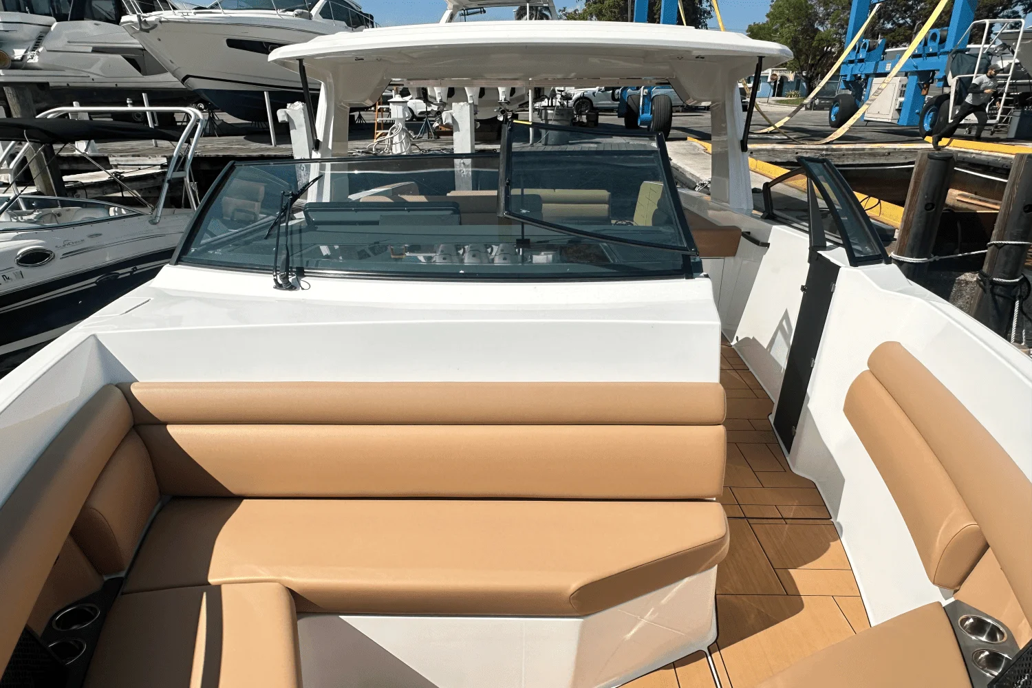 2024 Aviara AV40 Outboard Image Thumbnail #20