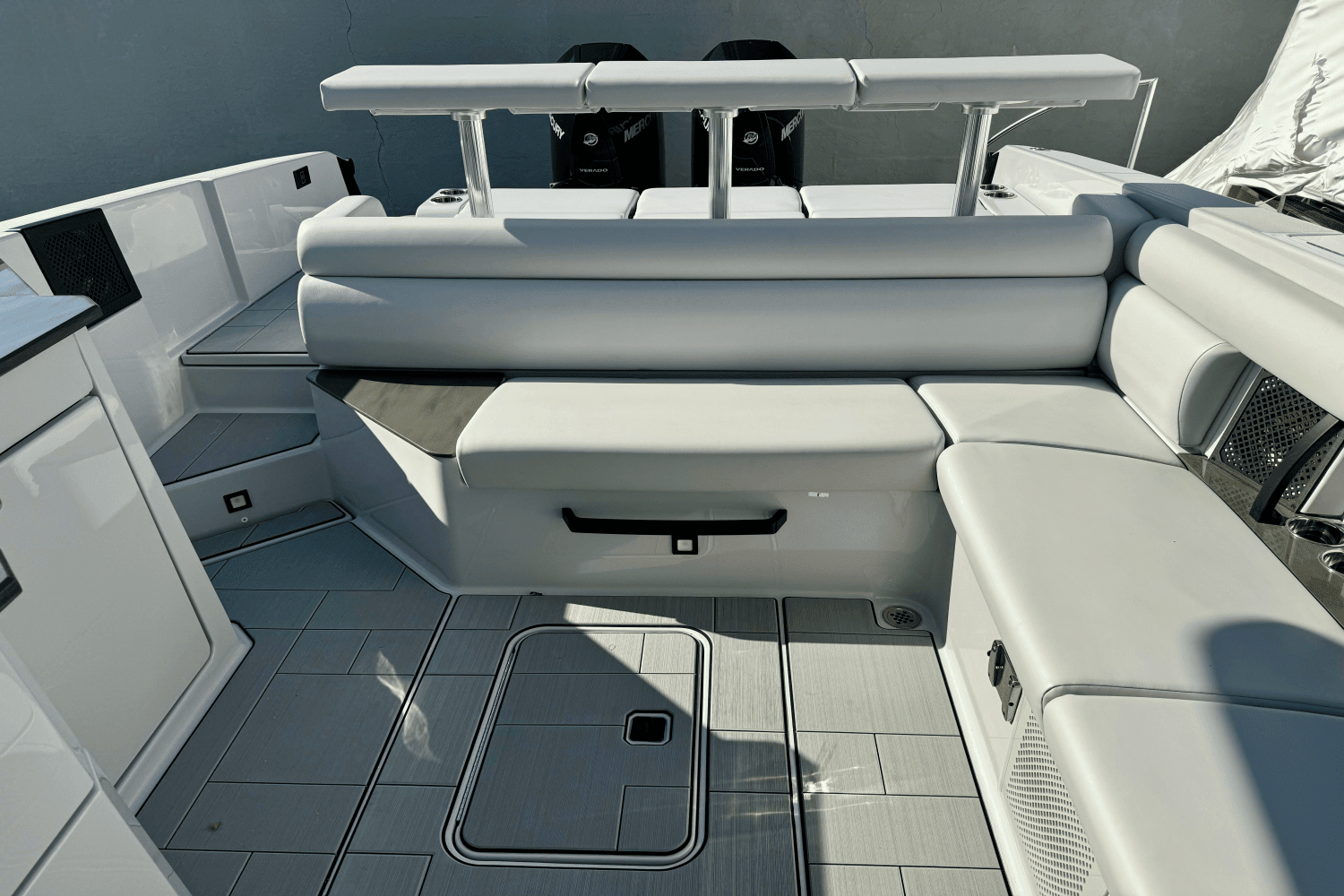 2024 Aviara AV32 Outboard Image Thumbnail #7