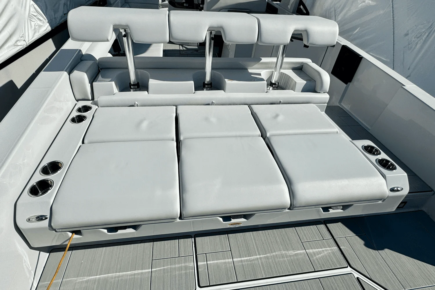 2024 Aviara AV32 Outboard Image Thumbnail #4