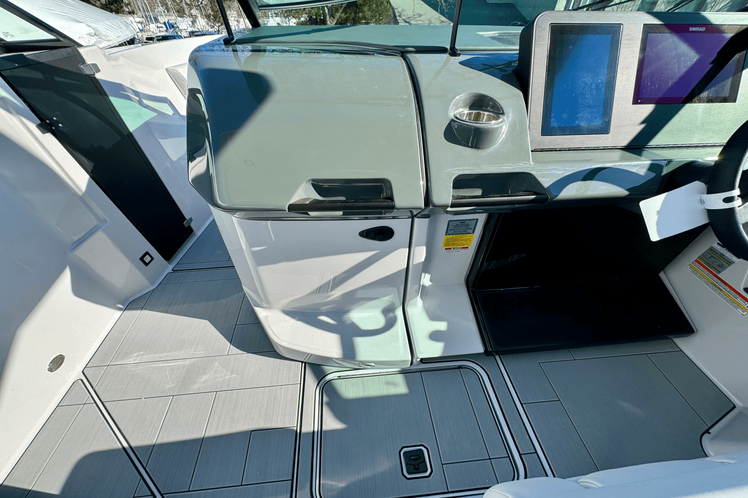 2024 Aviara AV32 Outboard Image Thumbnail #25