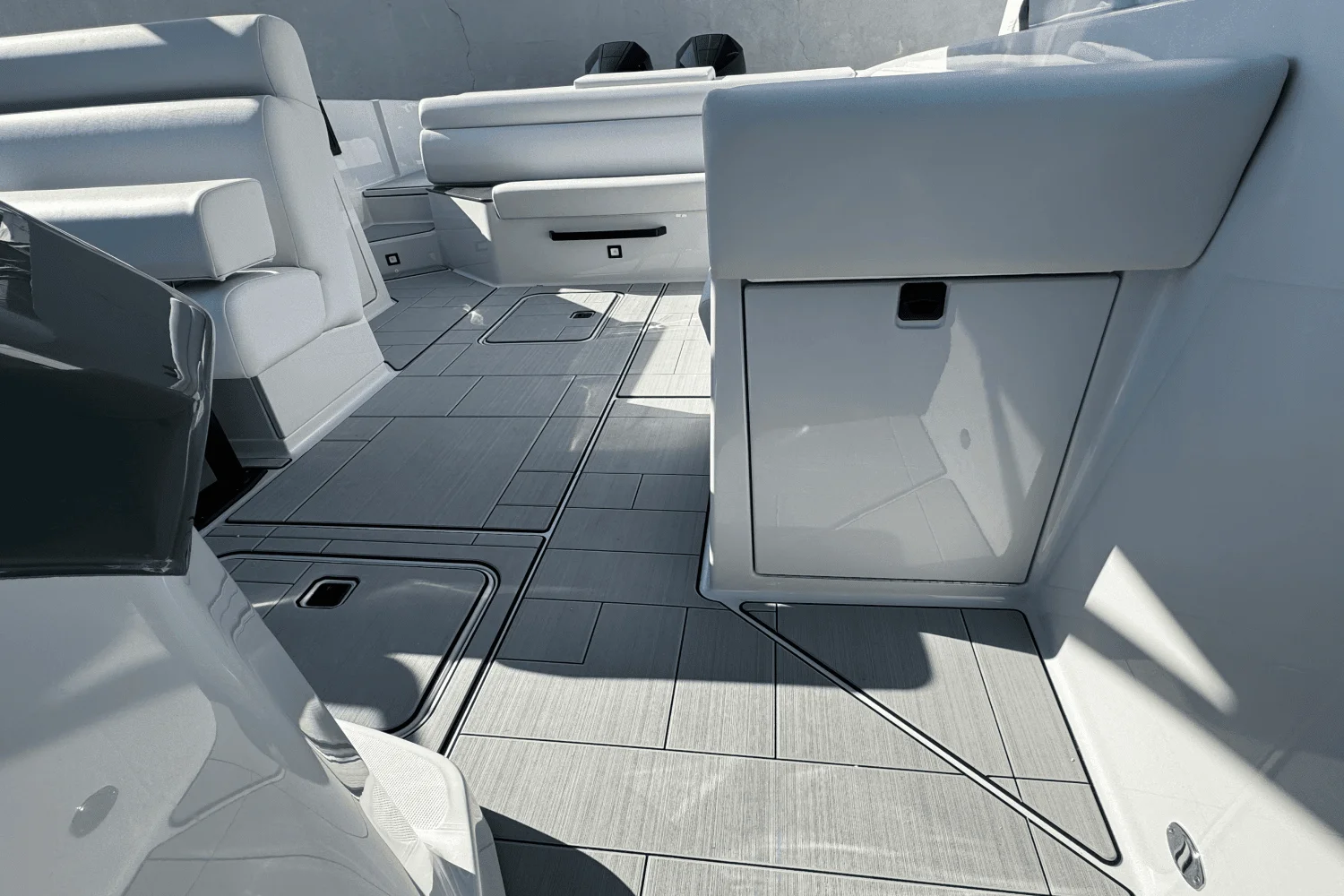 2024 Aviara AV32 Outboard Image Thumbnail #20