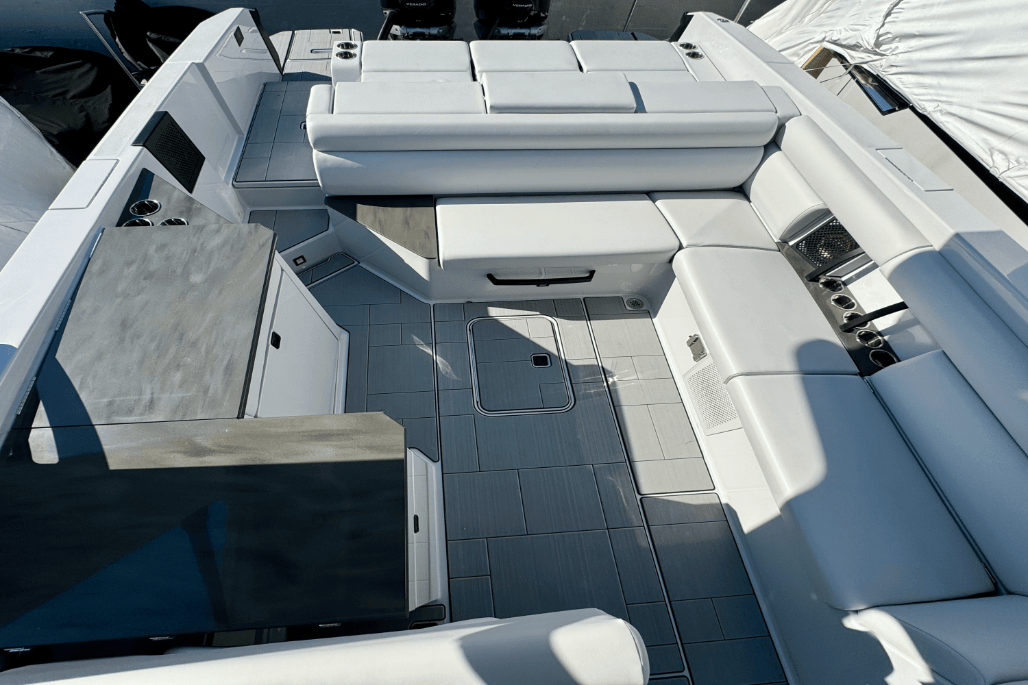 2024 Aviara AV32 Outboard Image Thumbnail #5