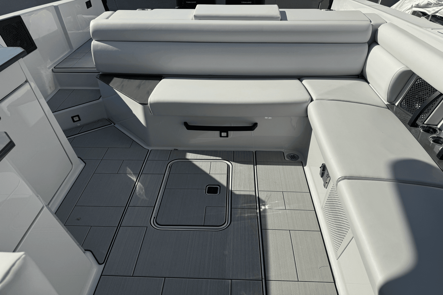 2024 Aviara AV32 Outboard Image Thumbnail #8