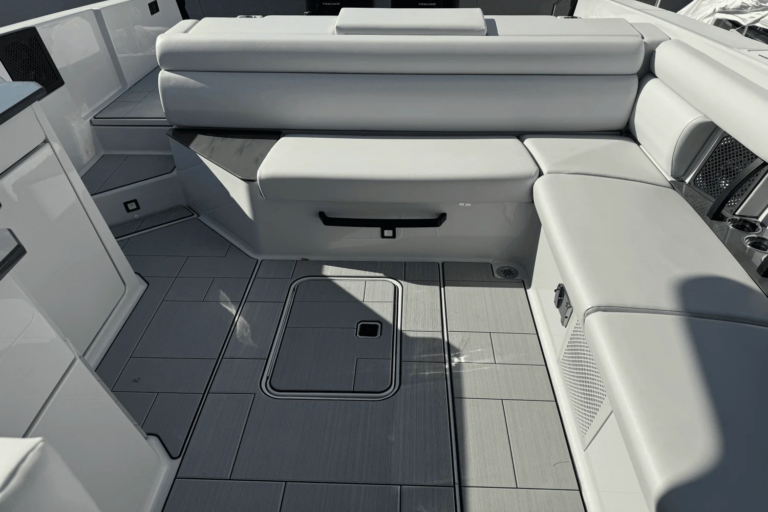 2024 Aviara AV32 Outboard Image Thumbnail #8