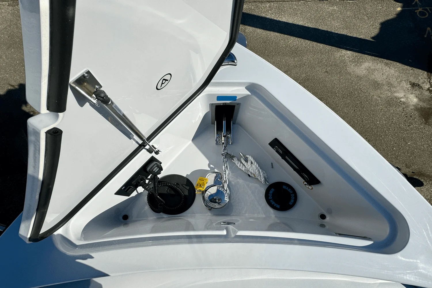 2024 Aviara AV32 Outboard Image Thumbnail #31