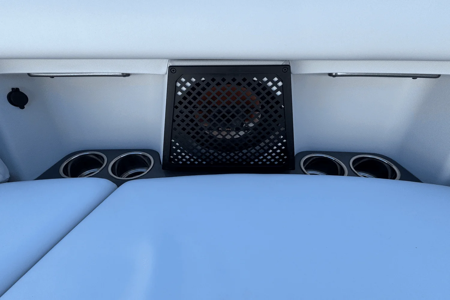 2024 Aviara AV32 Outboard Image Thumbnail #30