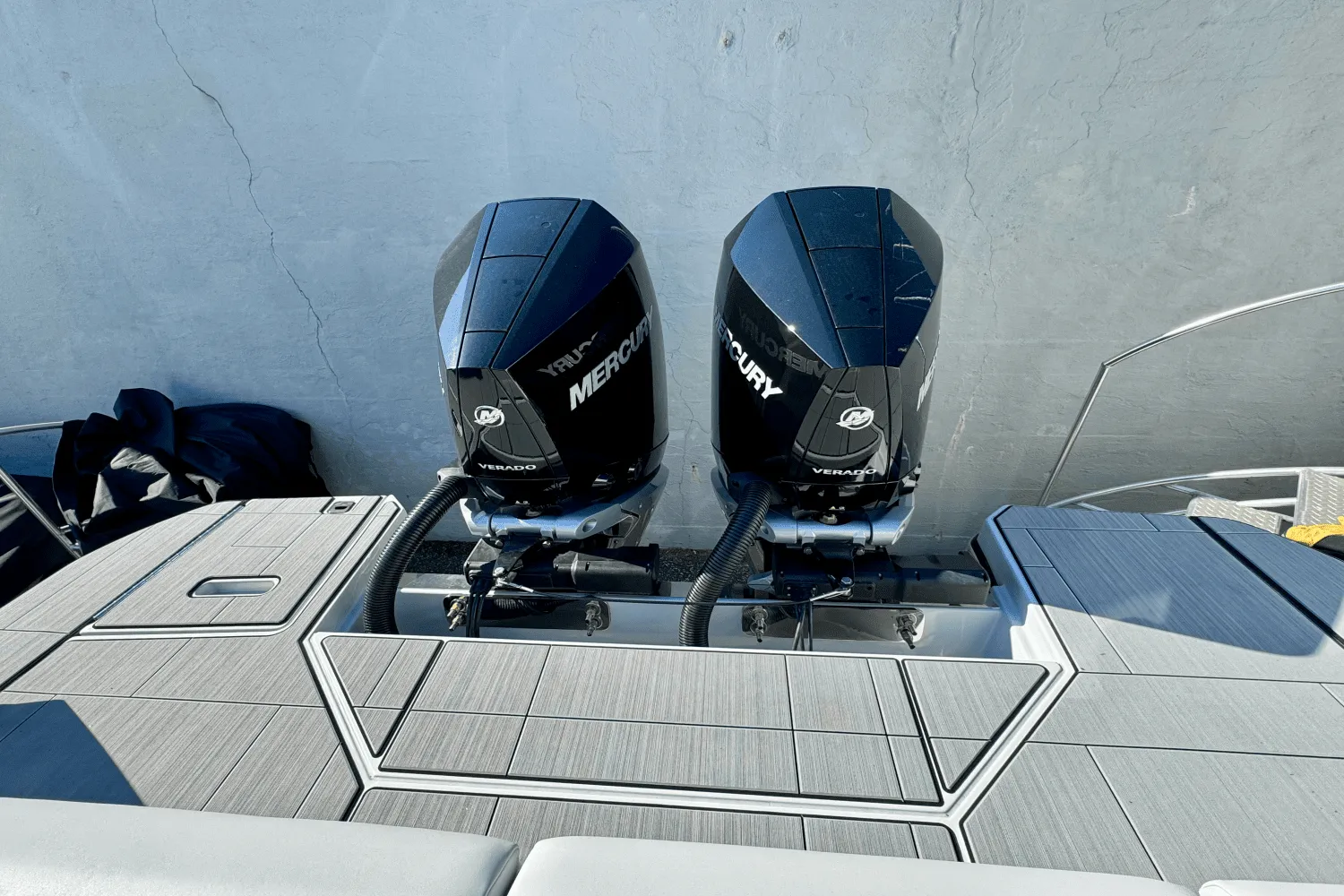 2024 Aviara AV32 Outboard Image Thumbnail #1