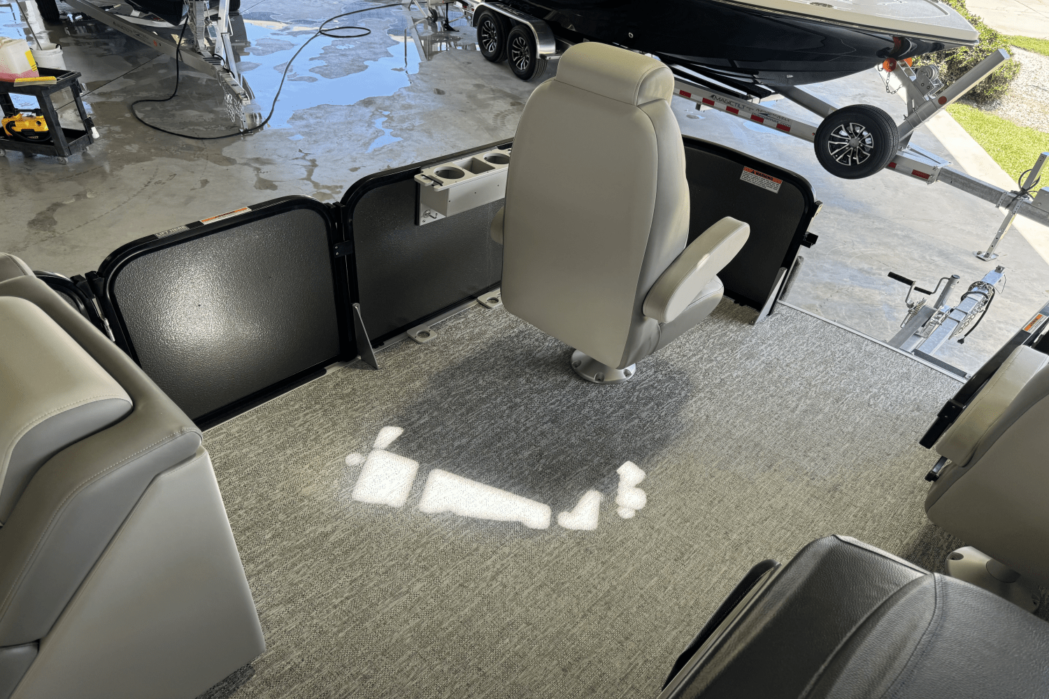 2024 Premier 210 Sunsation Image Thumbnail #9