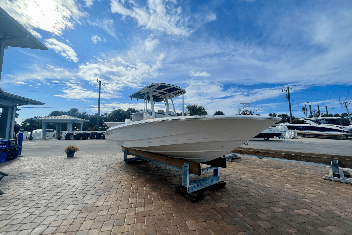 2025 Boston Whaler 220 Dauntless Image Thumbnail #5