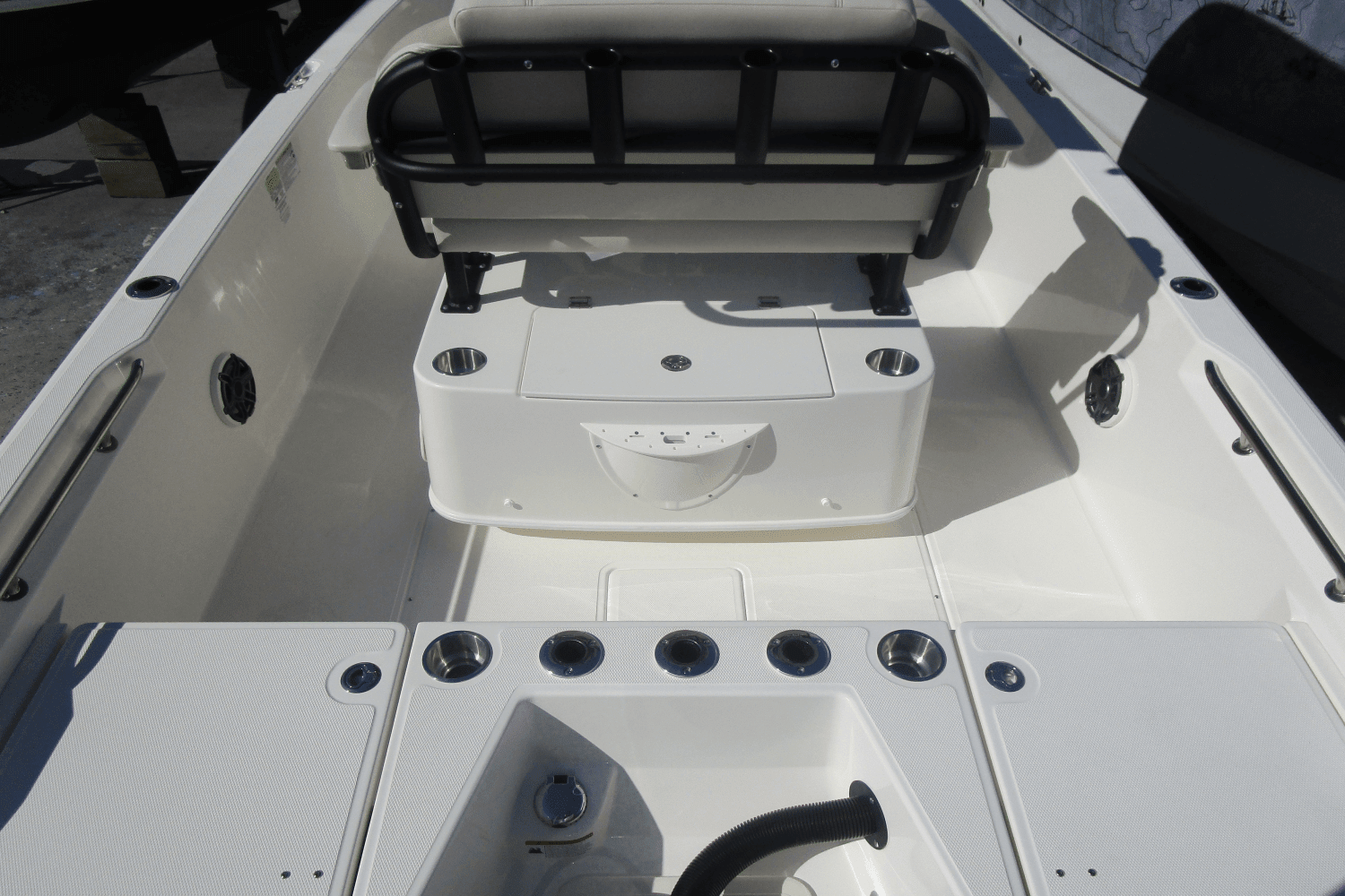 2025 Boston Whaler 220 Dauntless Image Thumbnail #5