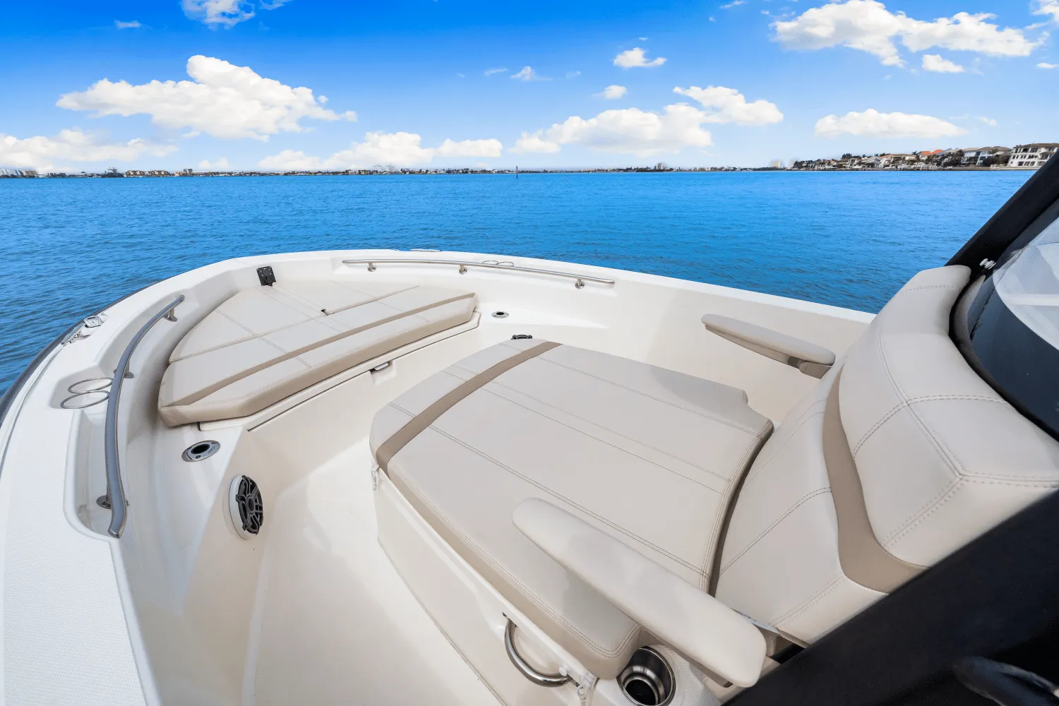 2025 Boston Whaler 220 Dauntless Image Thumbnail #43
