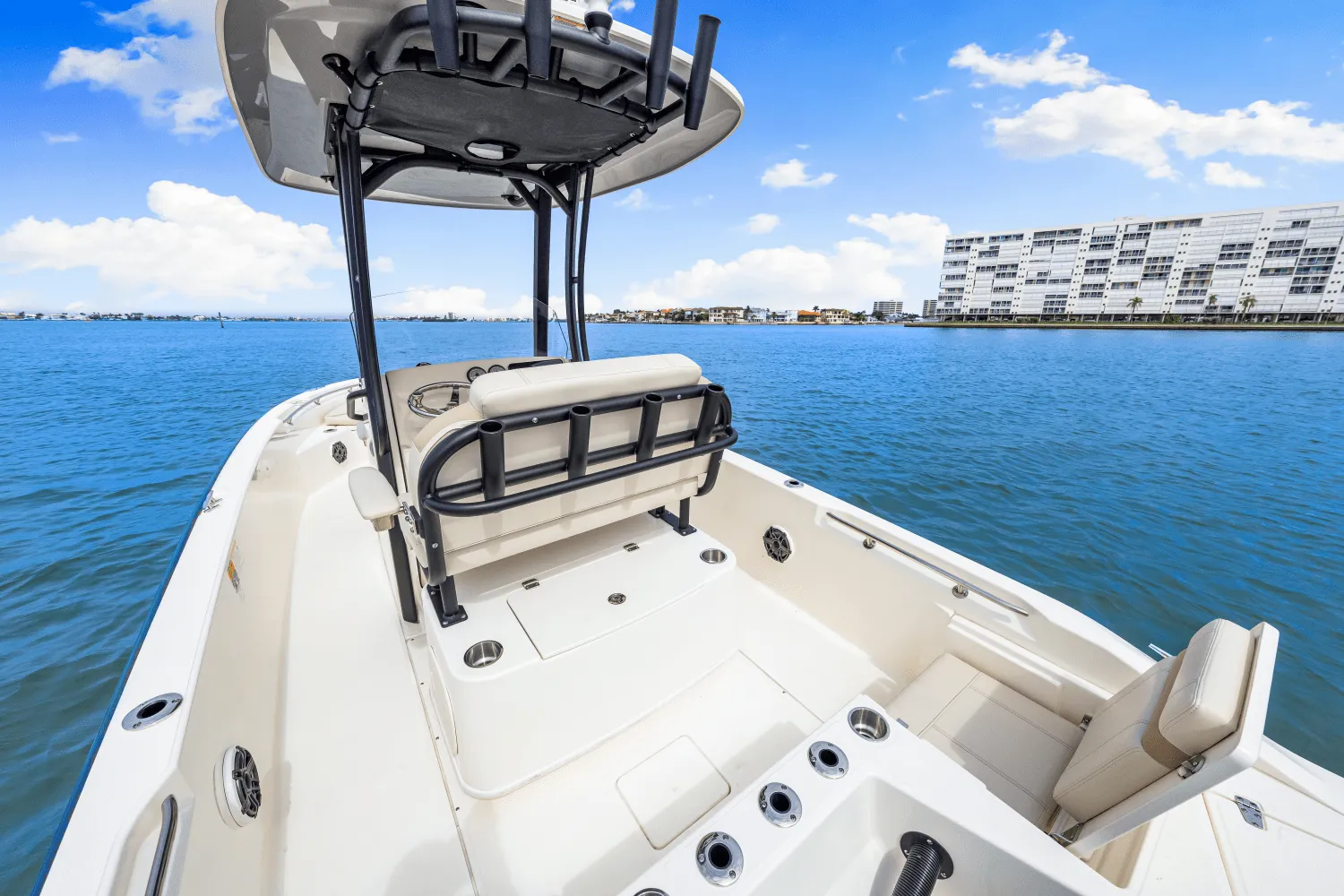 2025 Boston Whaler 220 Dauntless Image Thumbnail #30