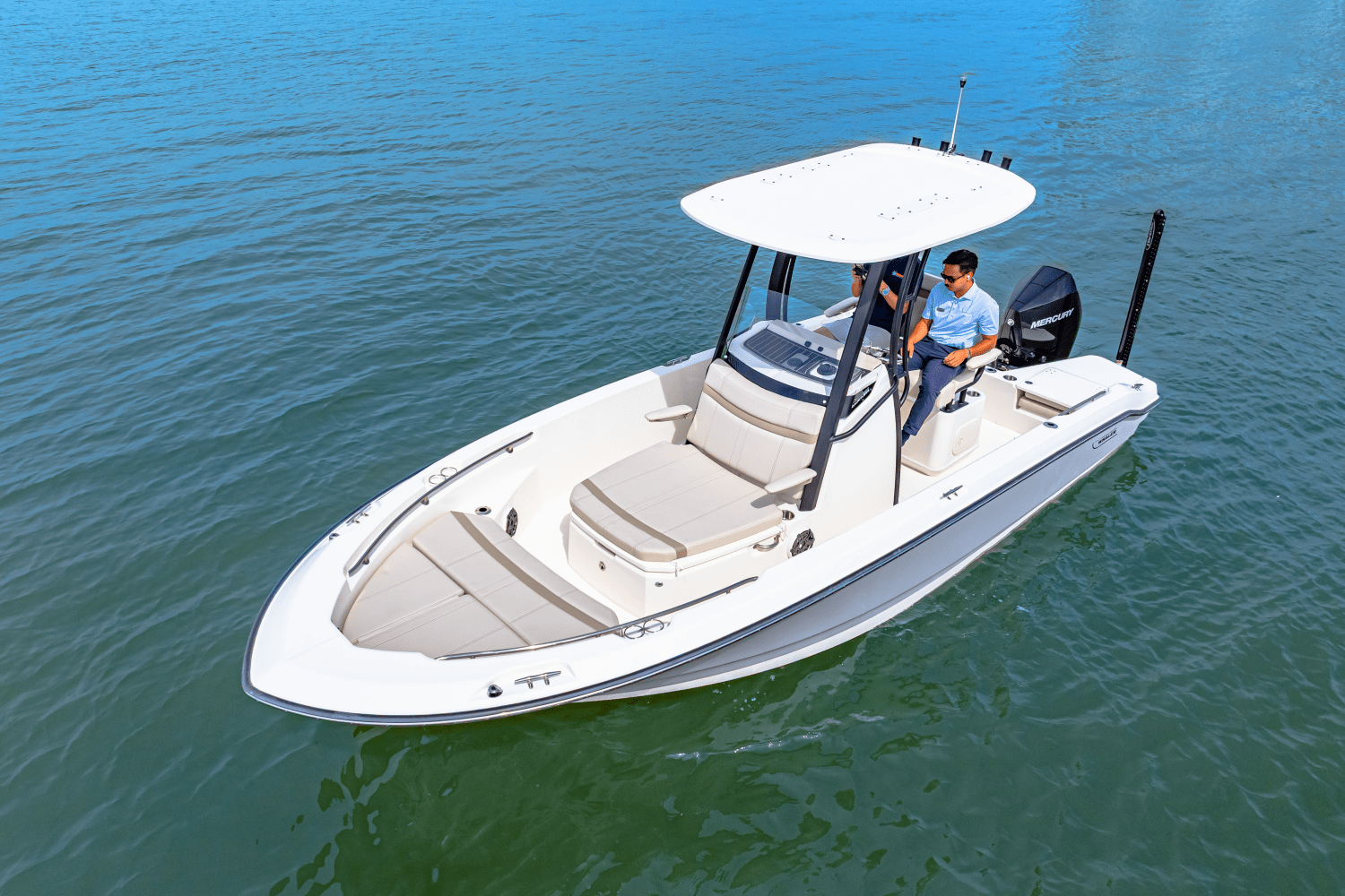 2025 Boston Whaler 220 Dauntless Image Thumbnail #3