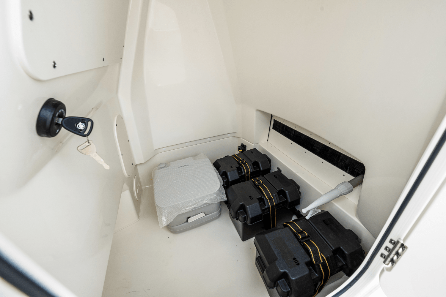 2025 Boston Whaler 220 Dauntless Image Thumbnail #42