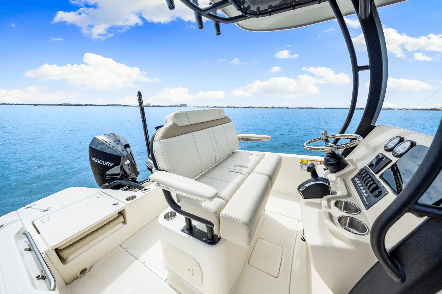 2025 Boston Whaler 220 Dauntless Image Thumbnail #36