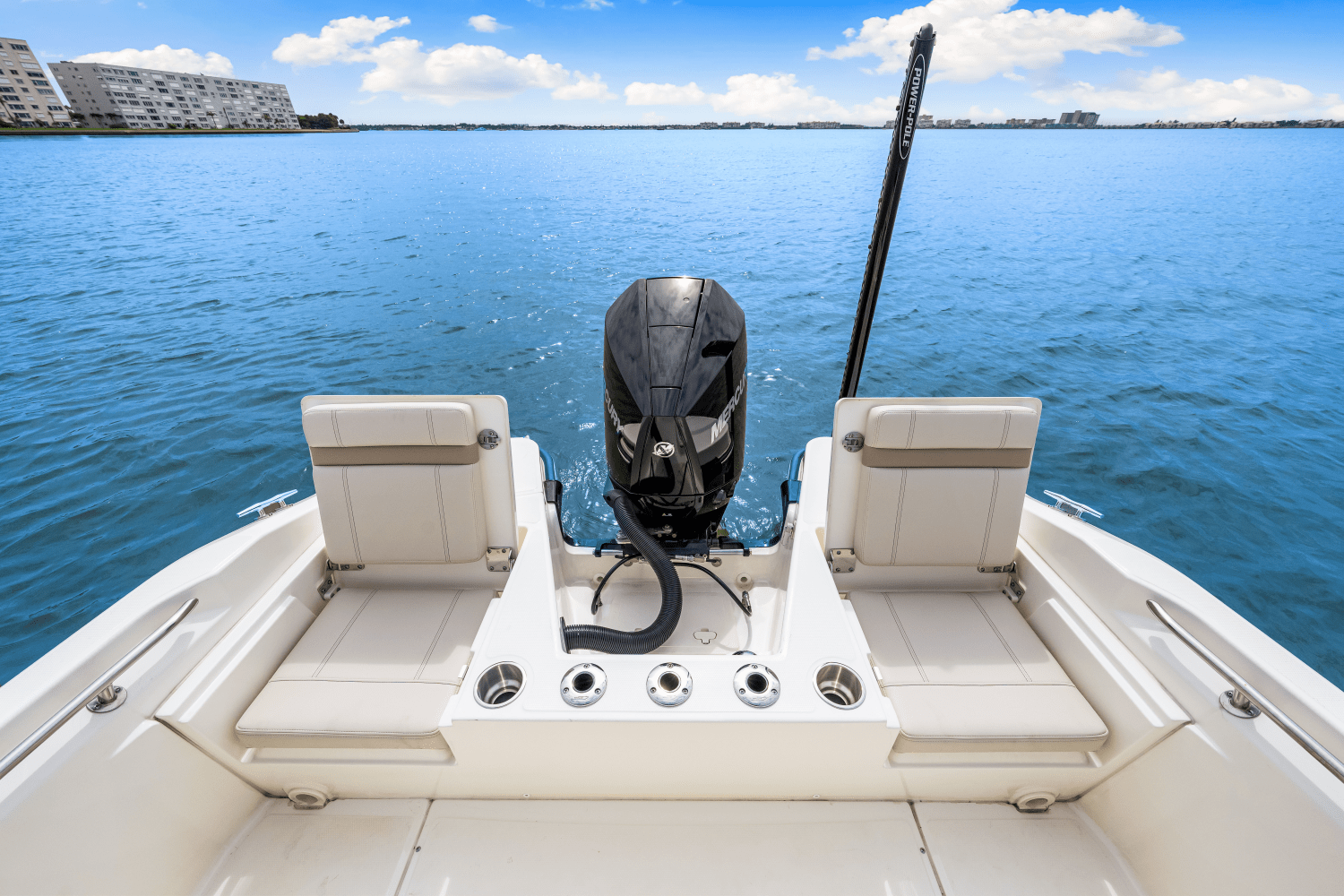 2025 Boston Whaler 220 Dauntless Image Thumbnail #34