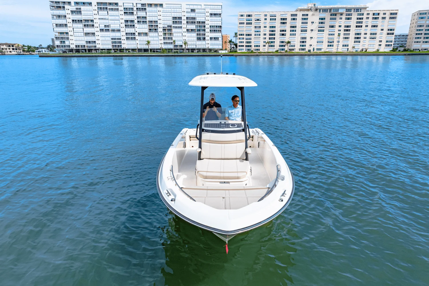 2025 Boston Whaler 220 Dauntless Image Thumbnail #5