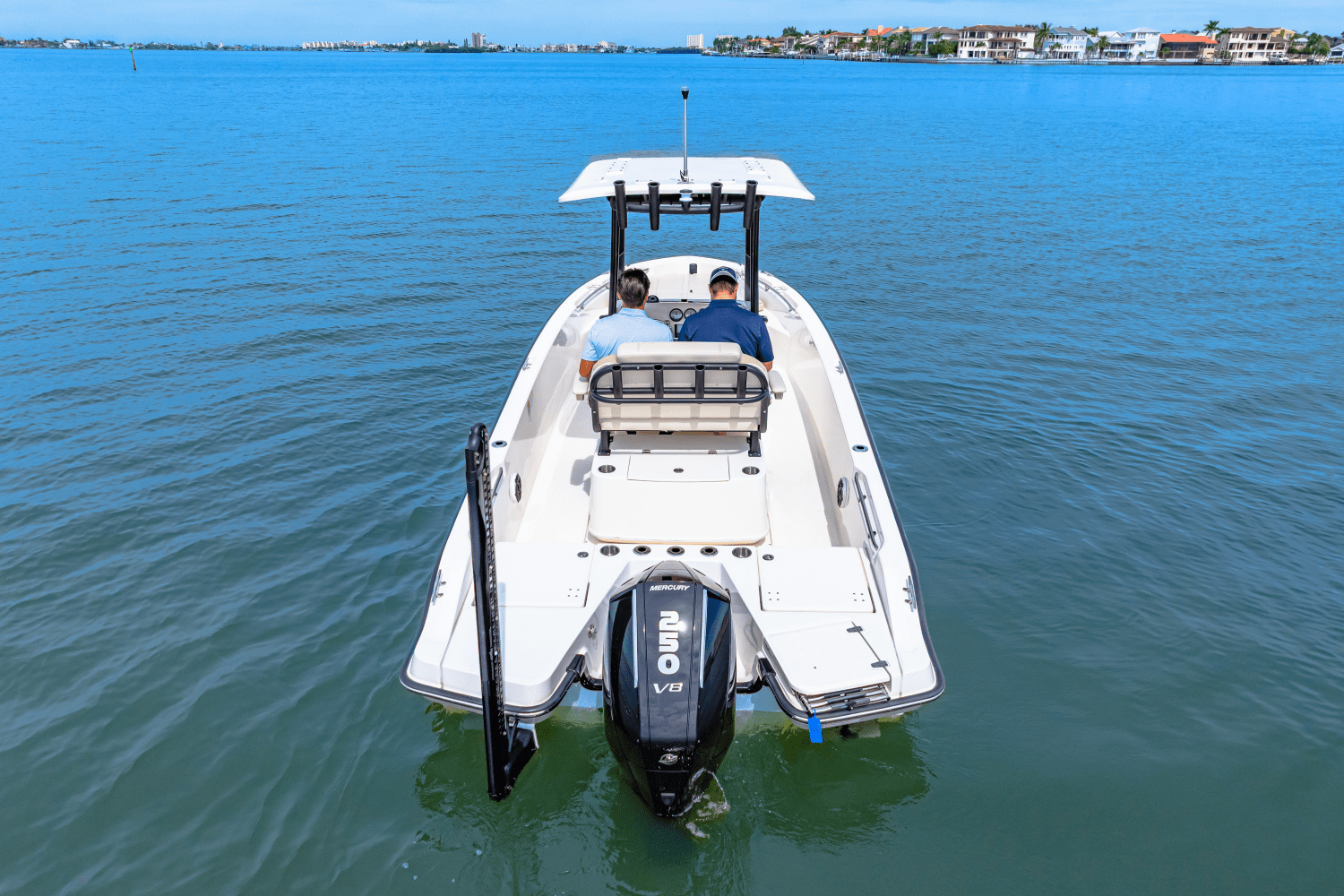 2025 Boston Whaler 220 Dauntless Image Thumbnail #11