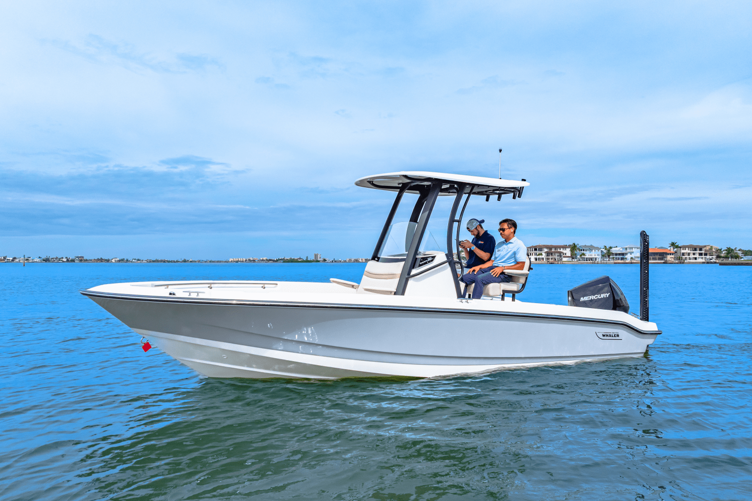 2025 Boston Whaler 220 Dauntless Image Thumbnail #0