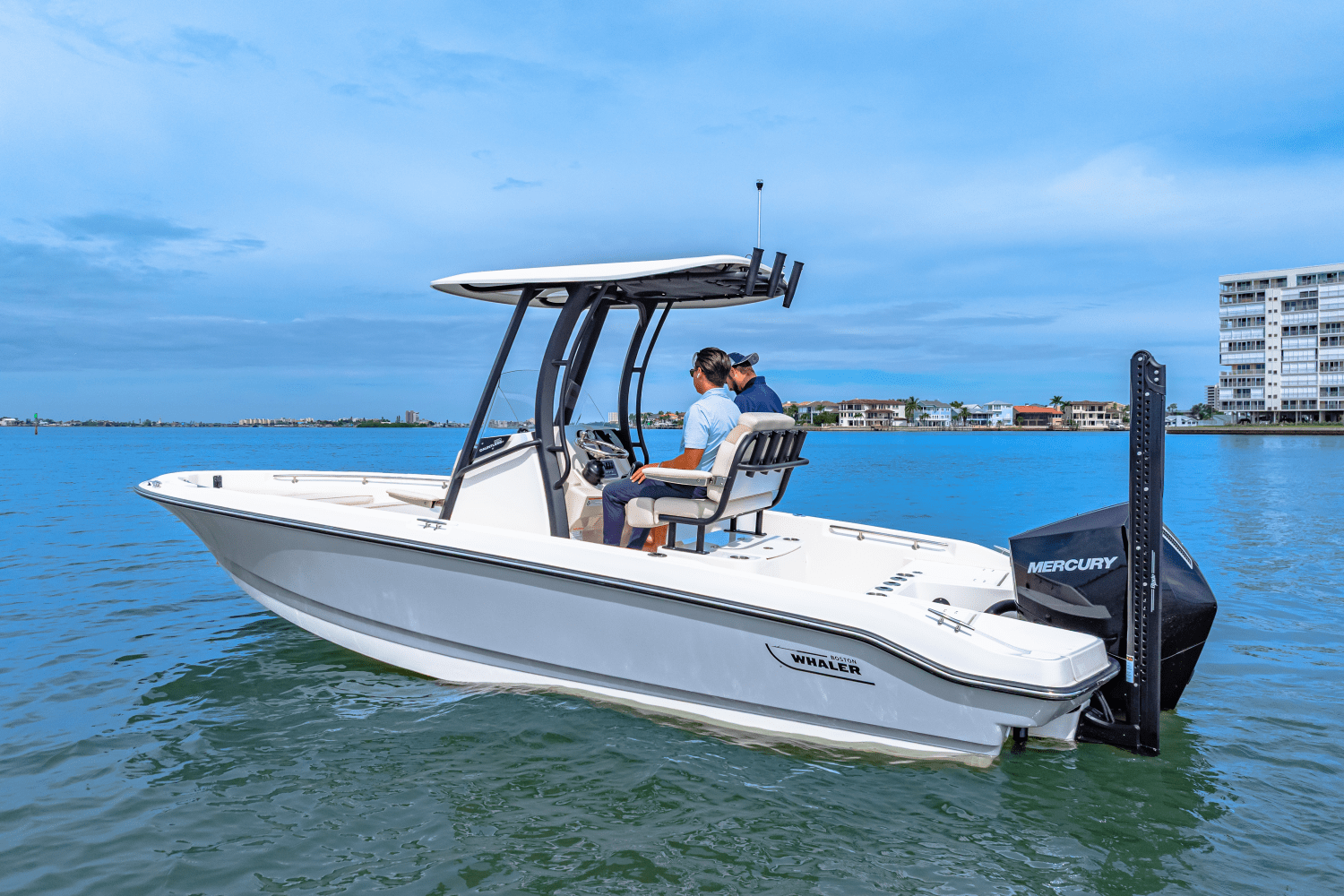 2025 Boston Whaler 220 Dauntless Image Thumbnail #9
