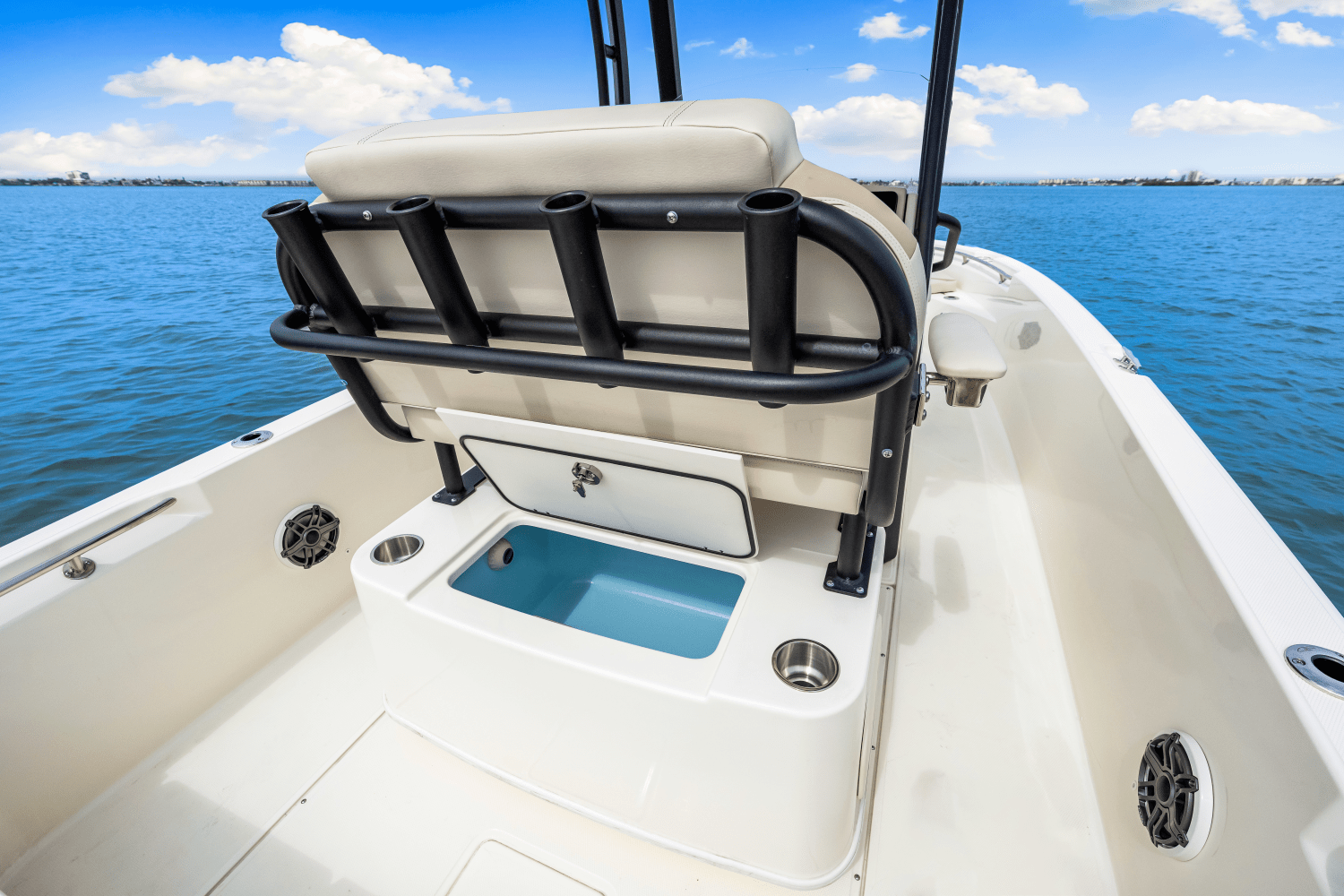 2025 Boston Whaler 220 Dauntless Image Thumbnail #35