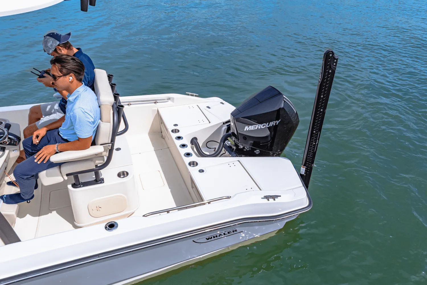 2025 Boston Whaler 220 Dauntless Image Thumbnail #10