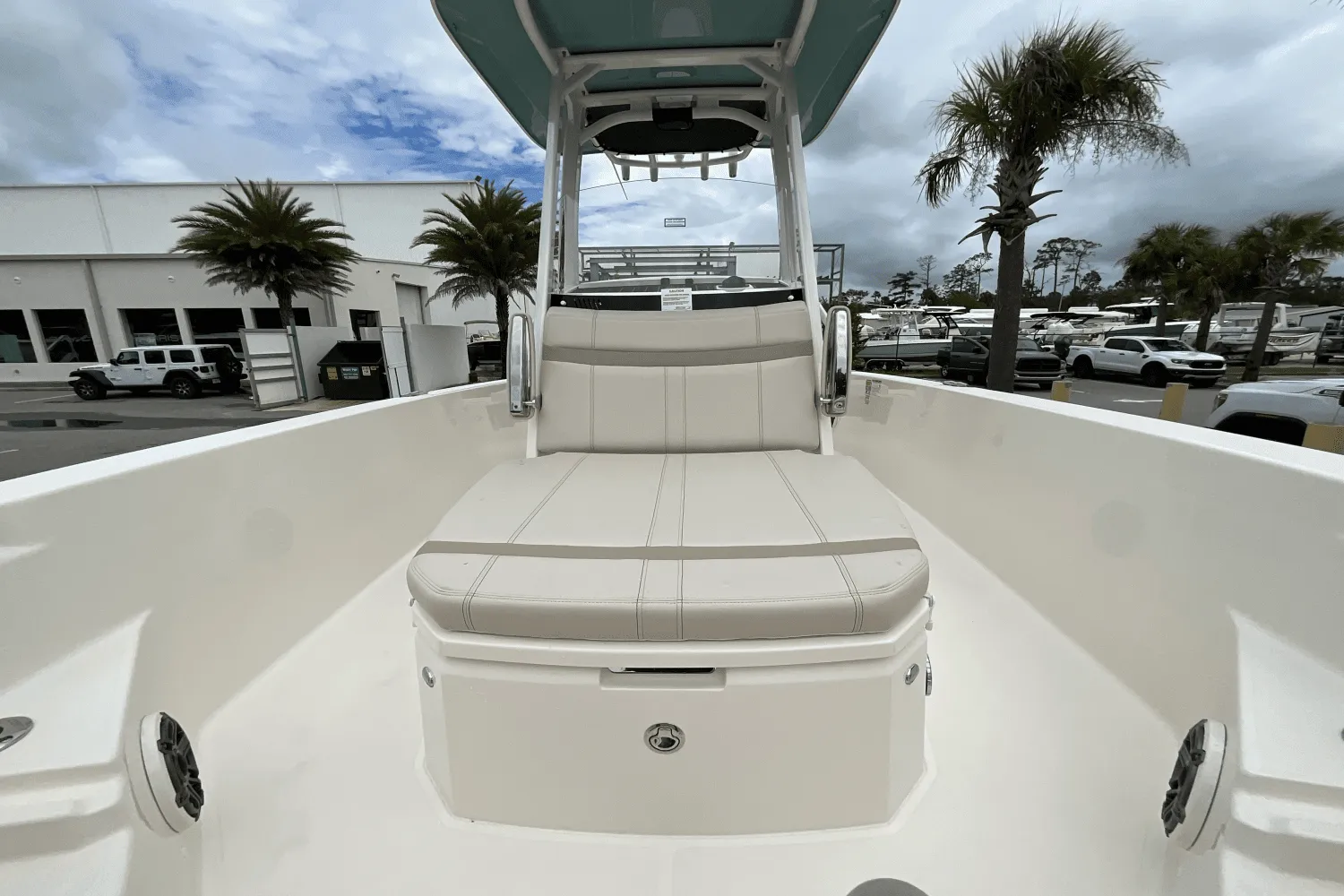 2025 Boston Whaler 250 Dauntless Image Thumbnail #7