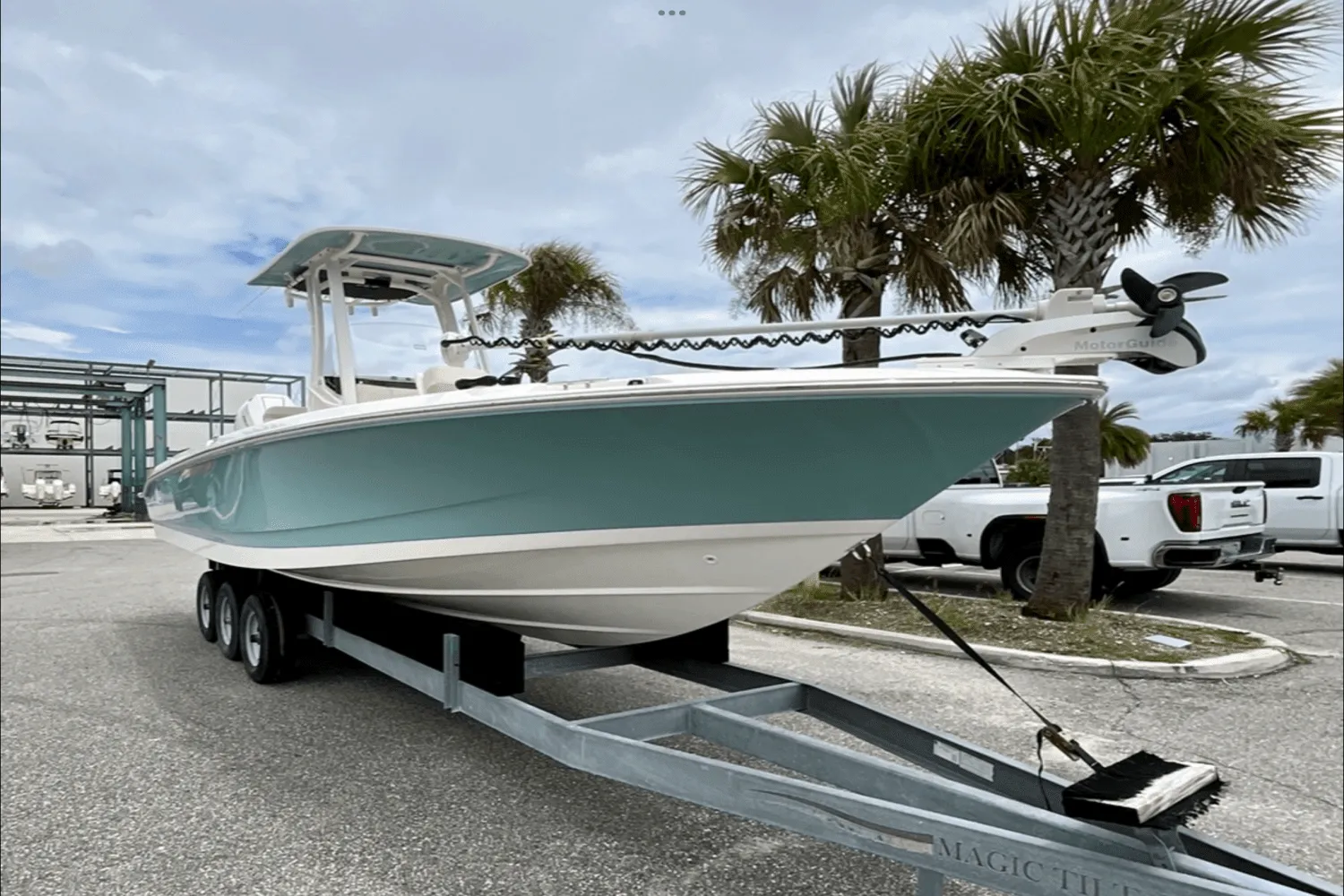 2025 Boston Whaler 250 Dauntless Image Thumbnail #0