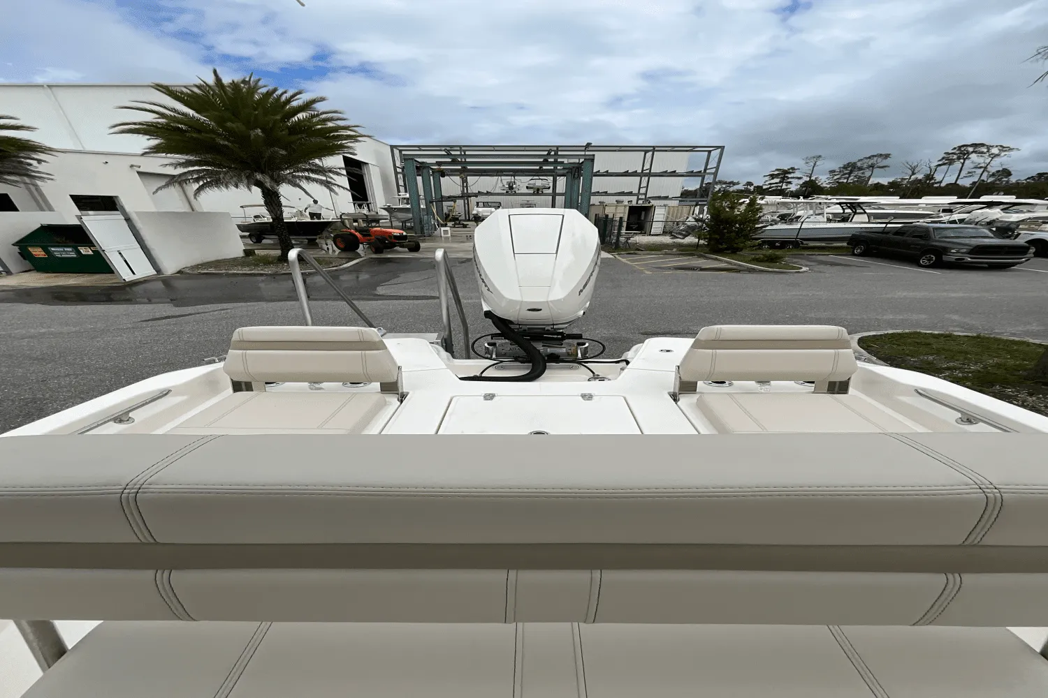 2025 Boston Whaler 250 Dauntless Image Thumbnail #4