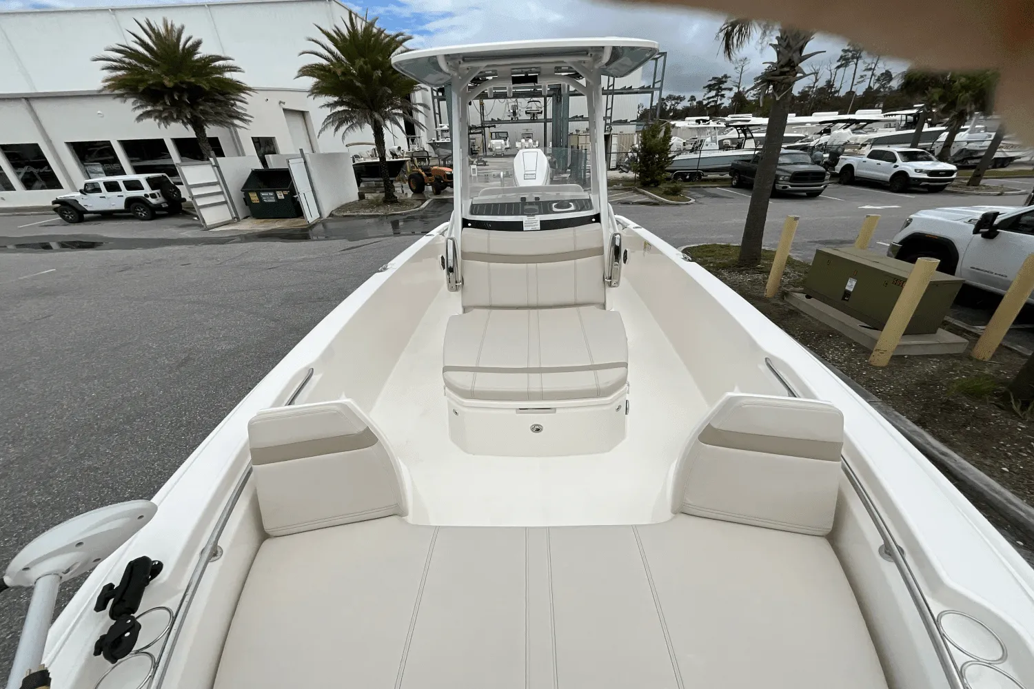2025 Boston Whaler 250 Dauntless Image Thumbnail #8