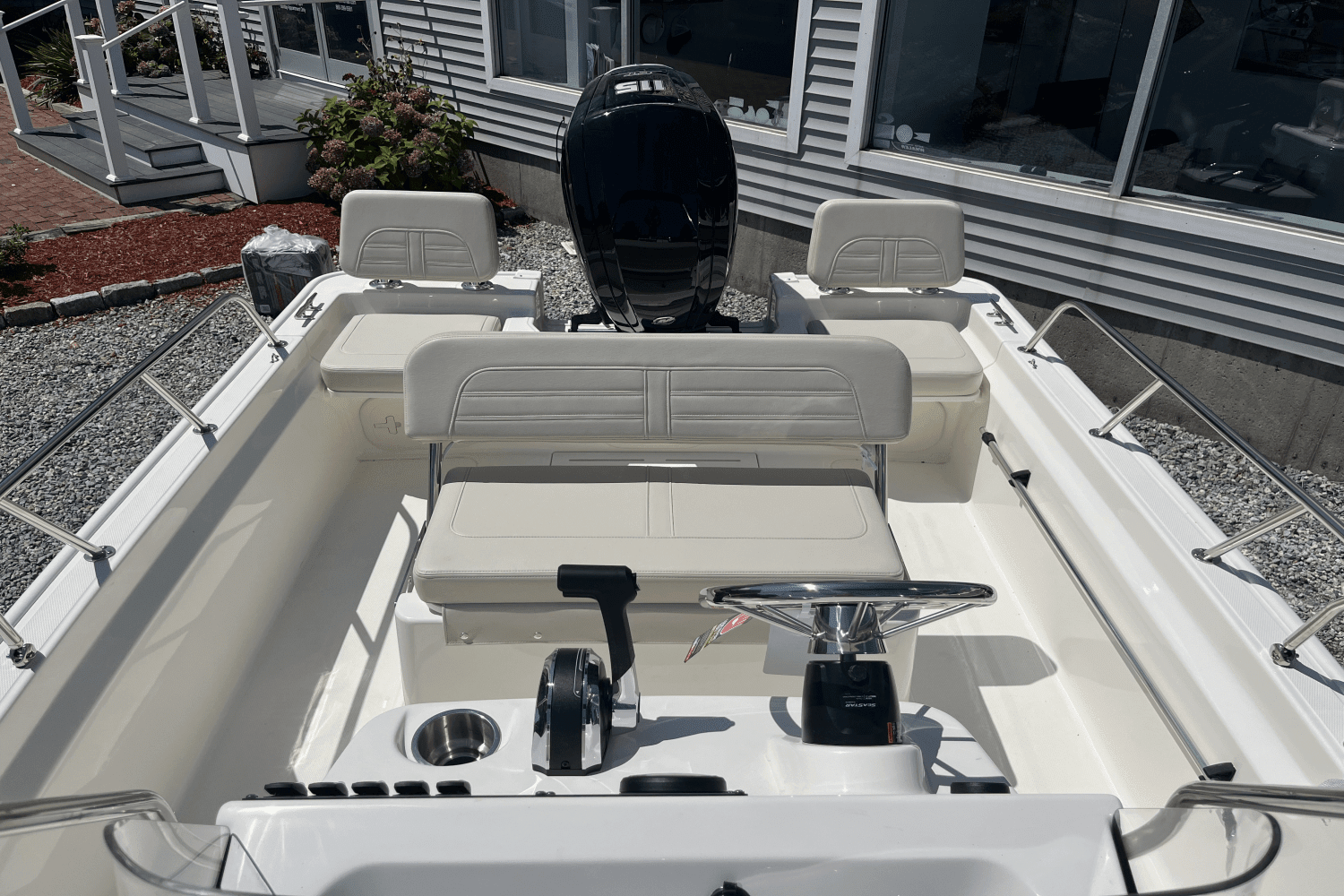 Thumbnail 3 for 2024 Boston Whaler 170 Montauk