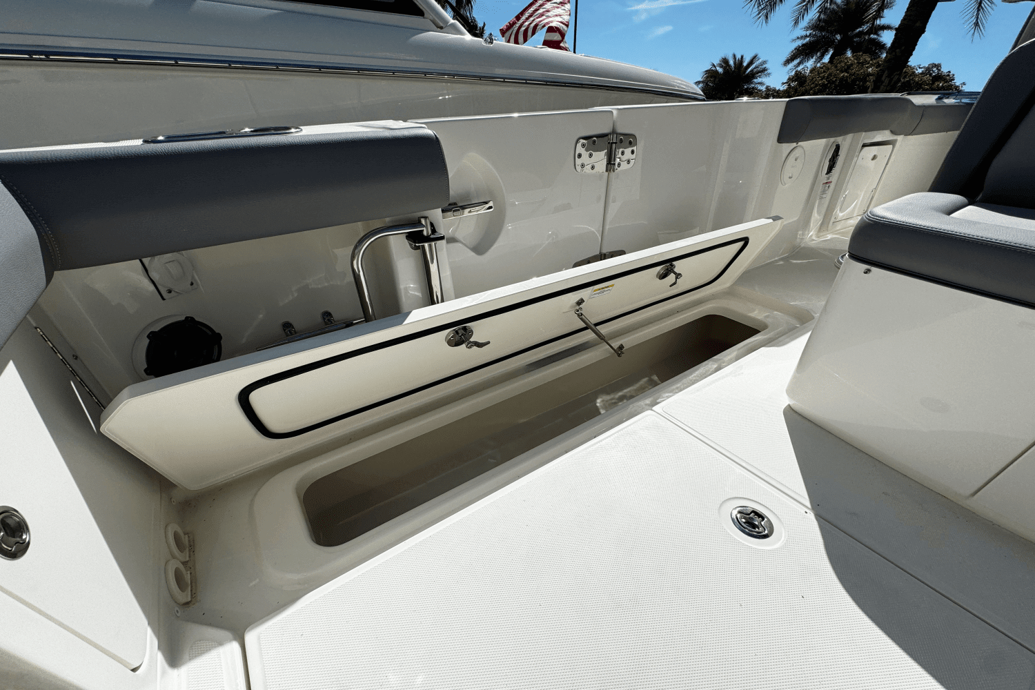 2024 Boston Whaler 330 Outrage Image Thumbnail #12