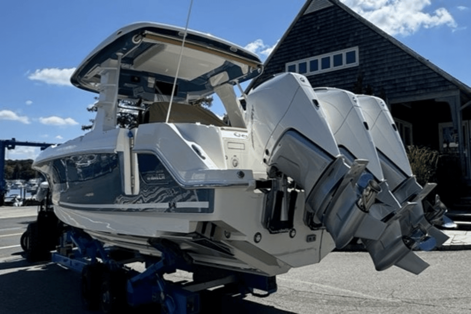 2024 Boston Whaler 350 Realm Image Thumbnail #2