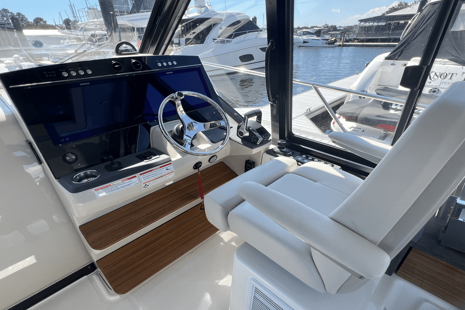 2025 Boston Whaler 405 Conquest Image Thumbnail #27