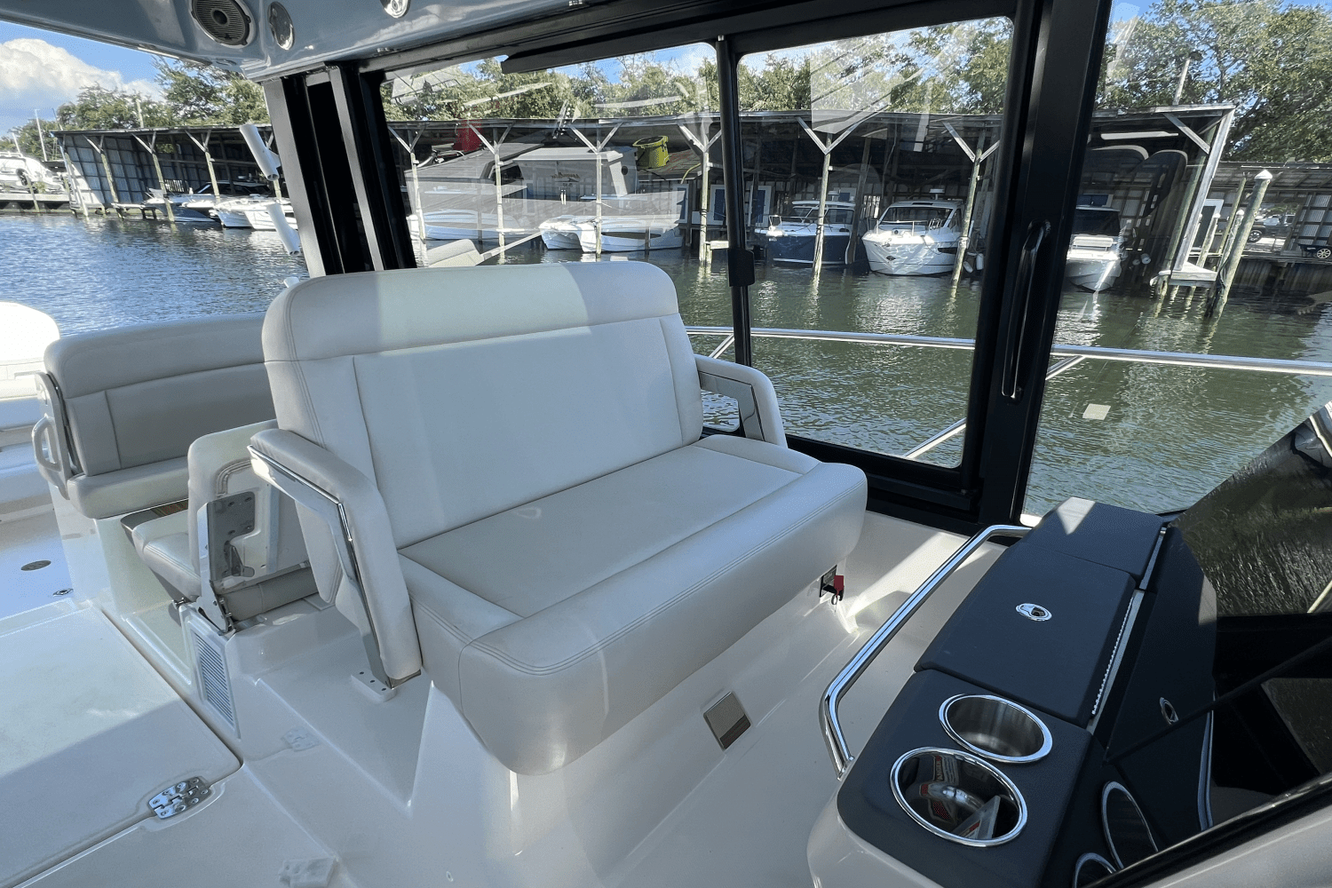 2025 Boston Whaler
                                                             405 Conquest Image Thumbnail #25