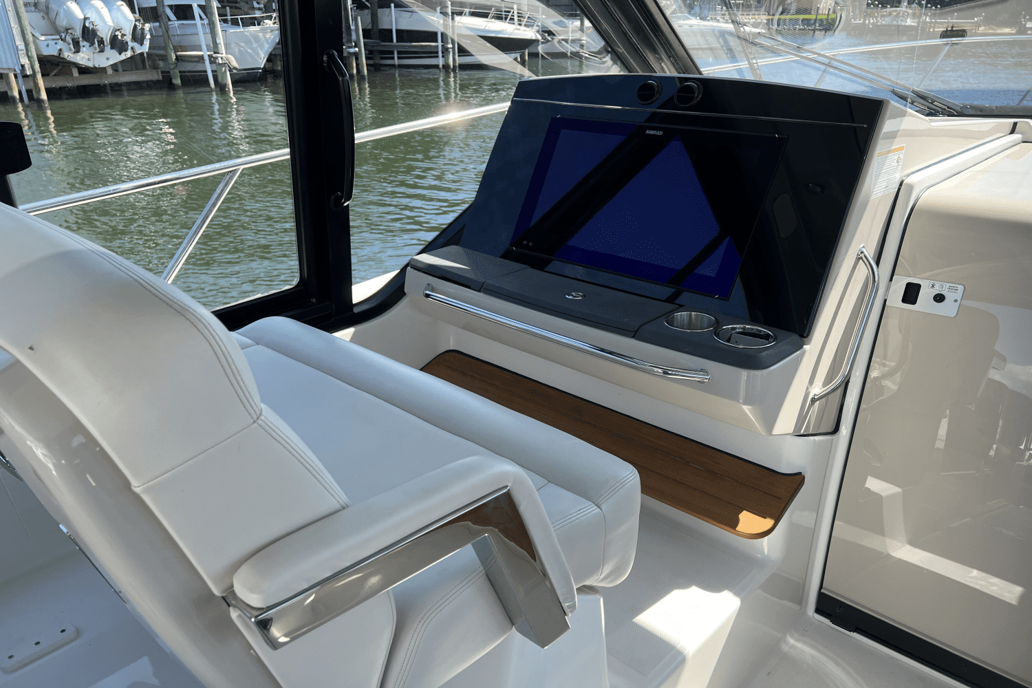 2025 Boston Whaler
                                                             405 Conquest Image Thumbnail #24