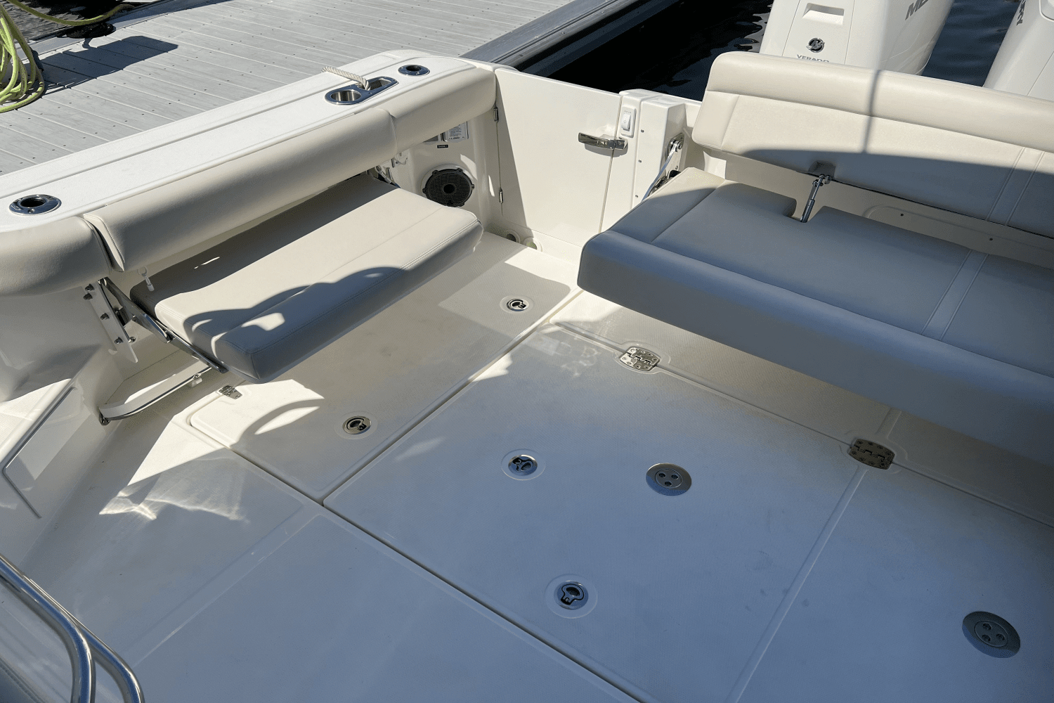 2025 Boston Whaler
                                                             405 Conquest Image Thumbnail #11