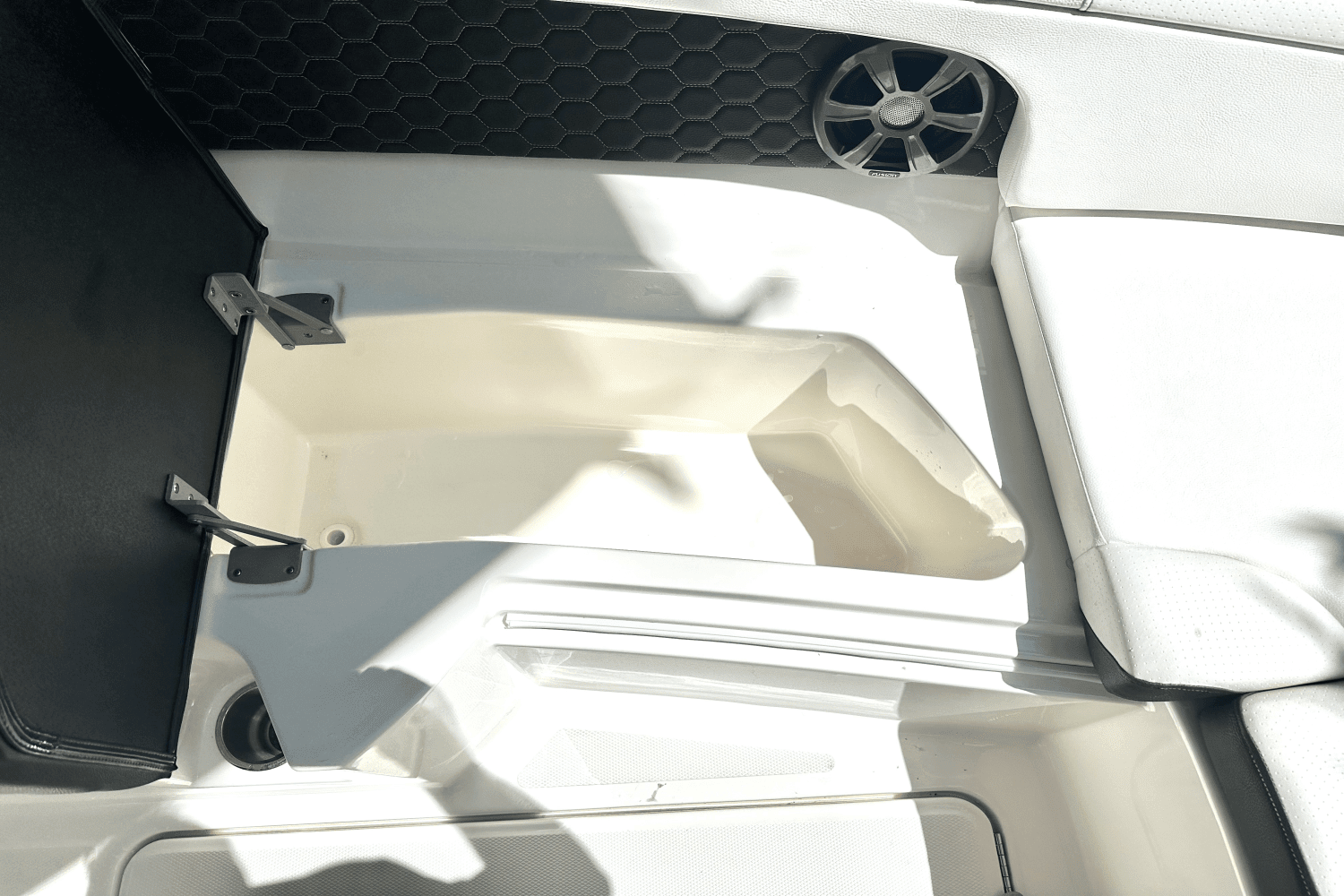 2019 Sea Ray 270 SDX OUTBOARD Image Thumbnail #28